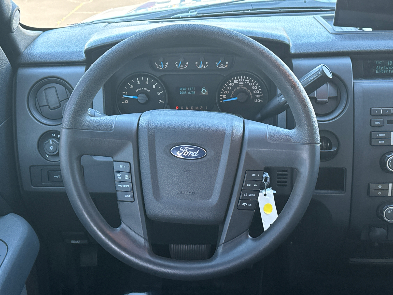 2014 Ford F-150 STX 24