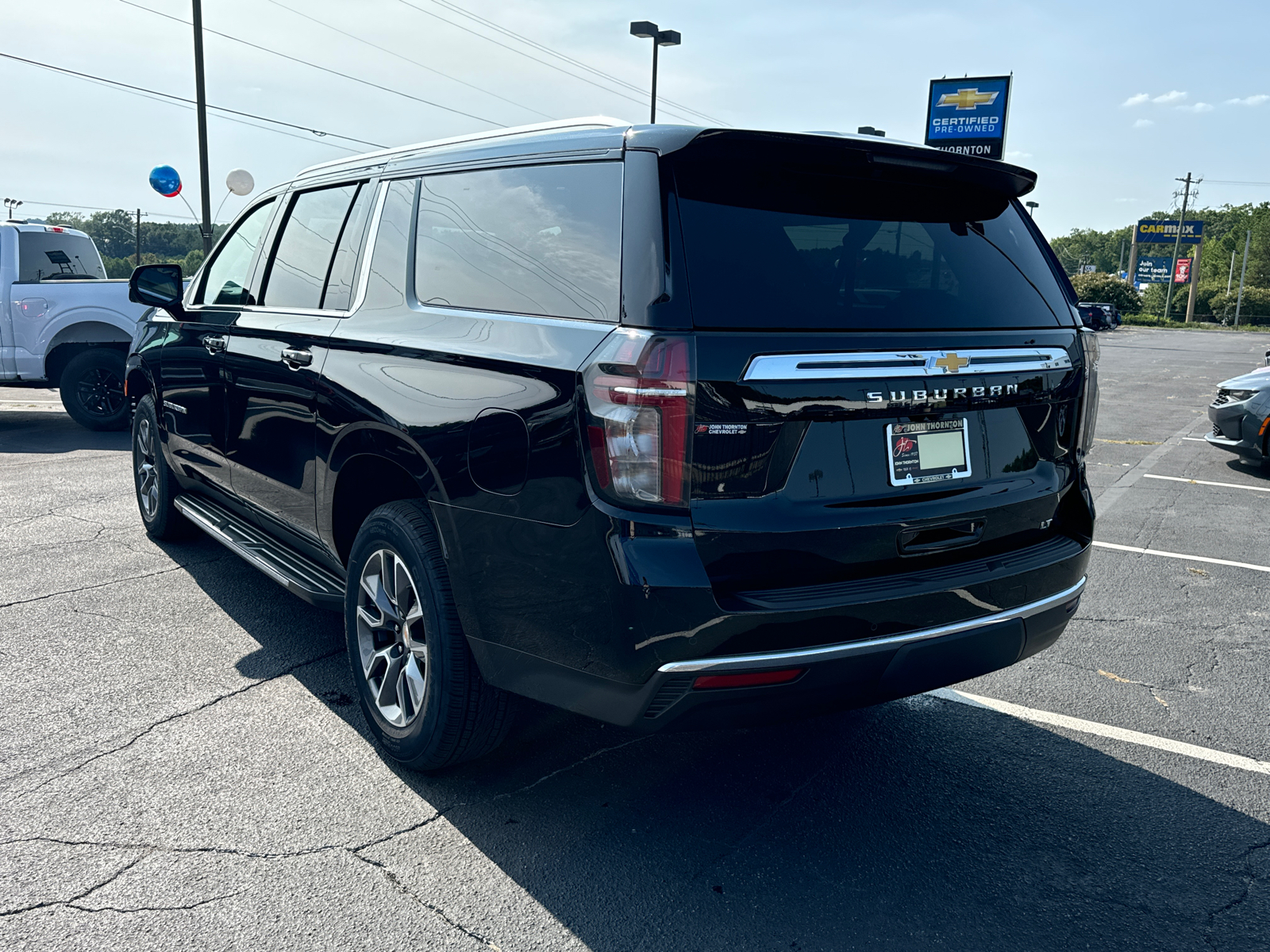 2024 Chevrolet Suburban LT 8