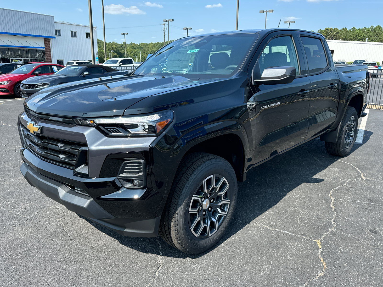 2024 Chevrolet Colorado LT 2