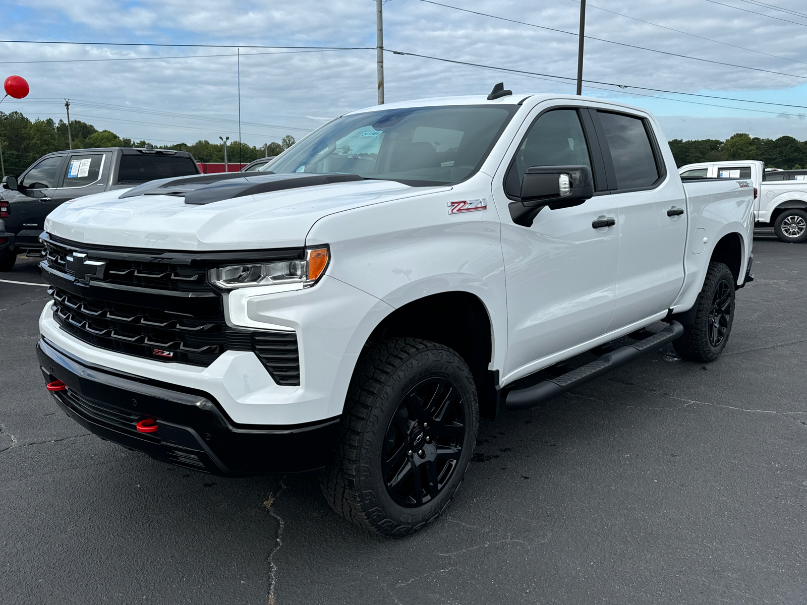 2024 Chevrolet Silverado 1500 LT Trail Boss 2