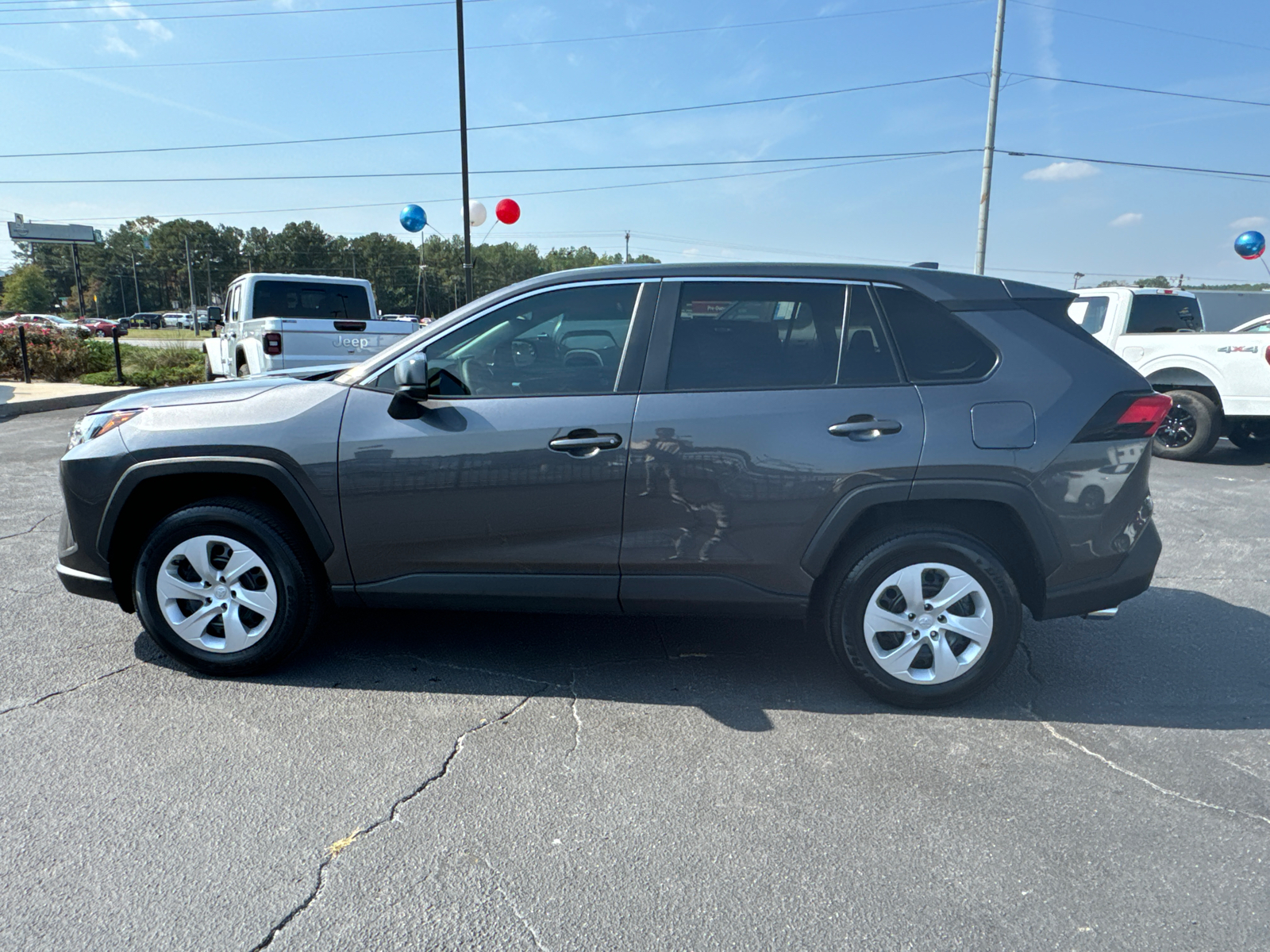 2023 Toyota RAV4 LE 9