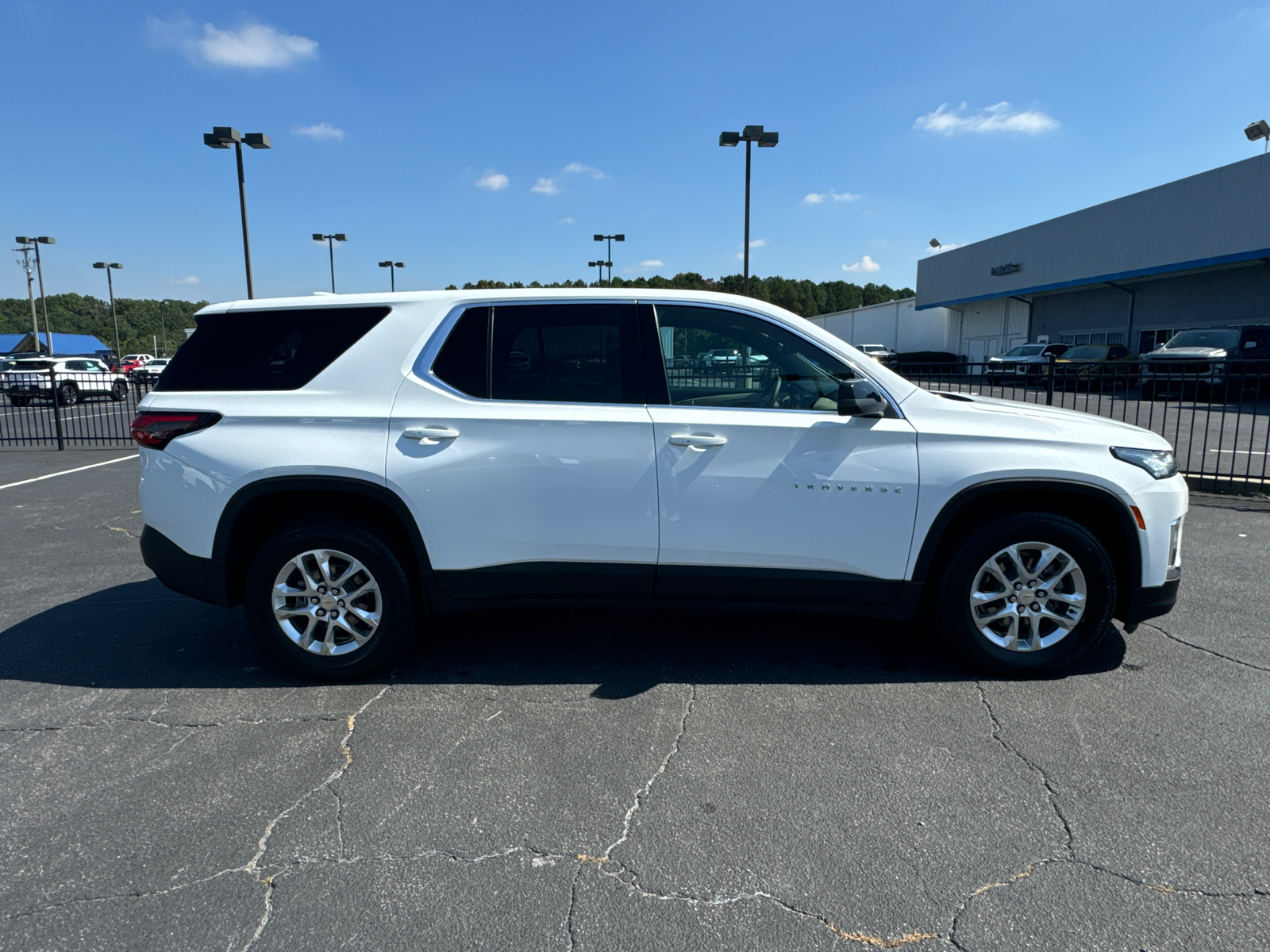 2022 Chevrolet Traverse LS 5