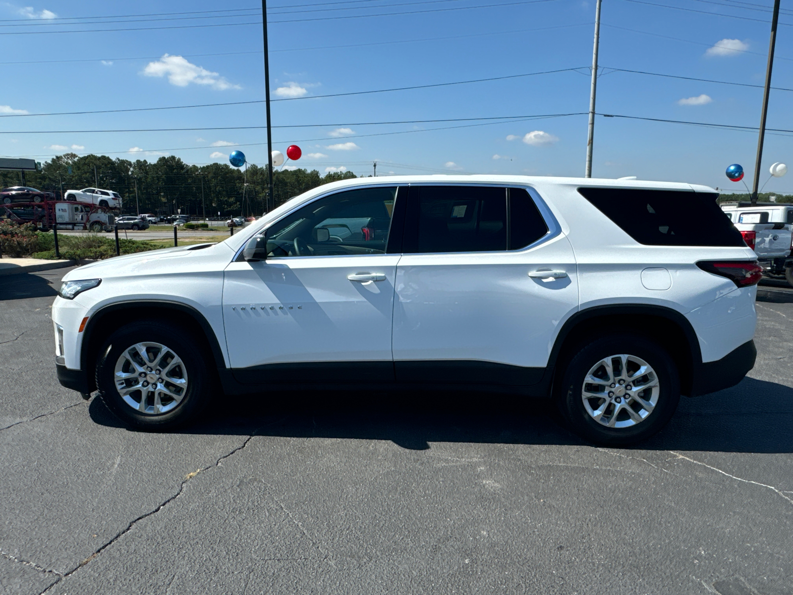 2022 Chevrolet Traverse LS 9