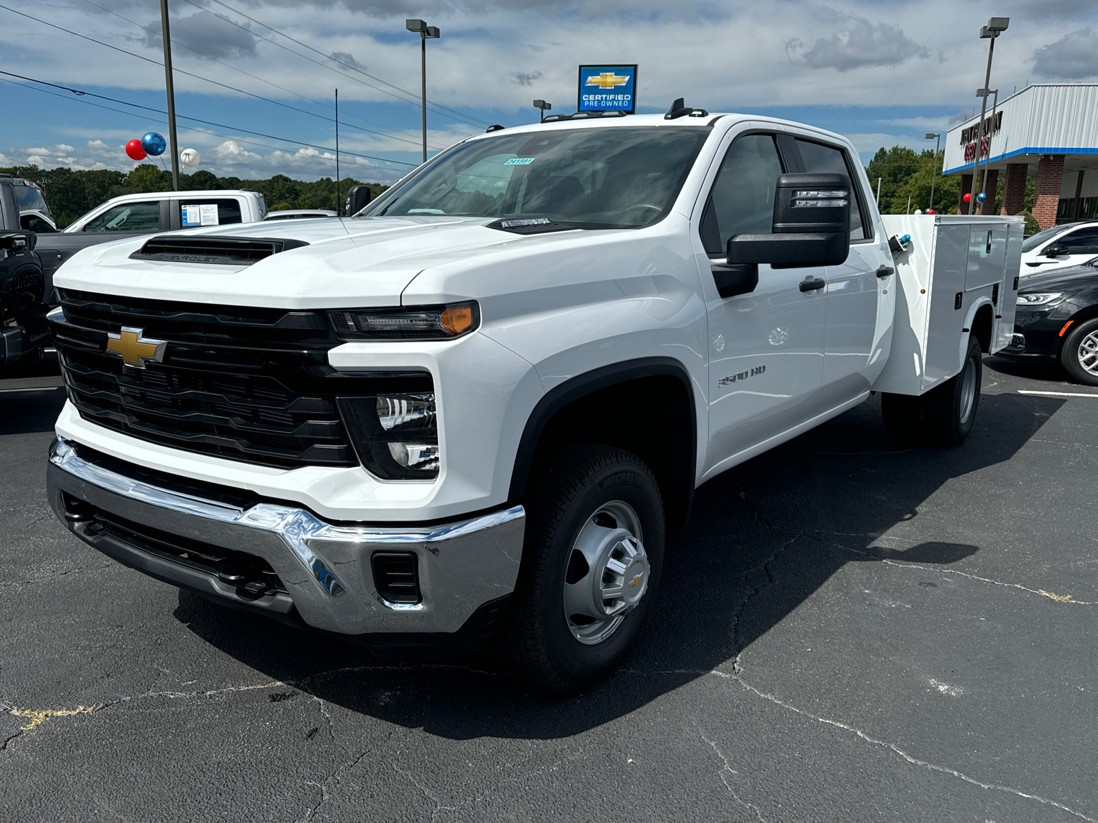 2024 Chevrolet Silverado 3500HD Work Truck 2