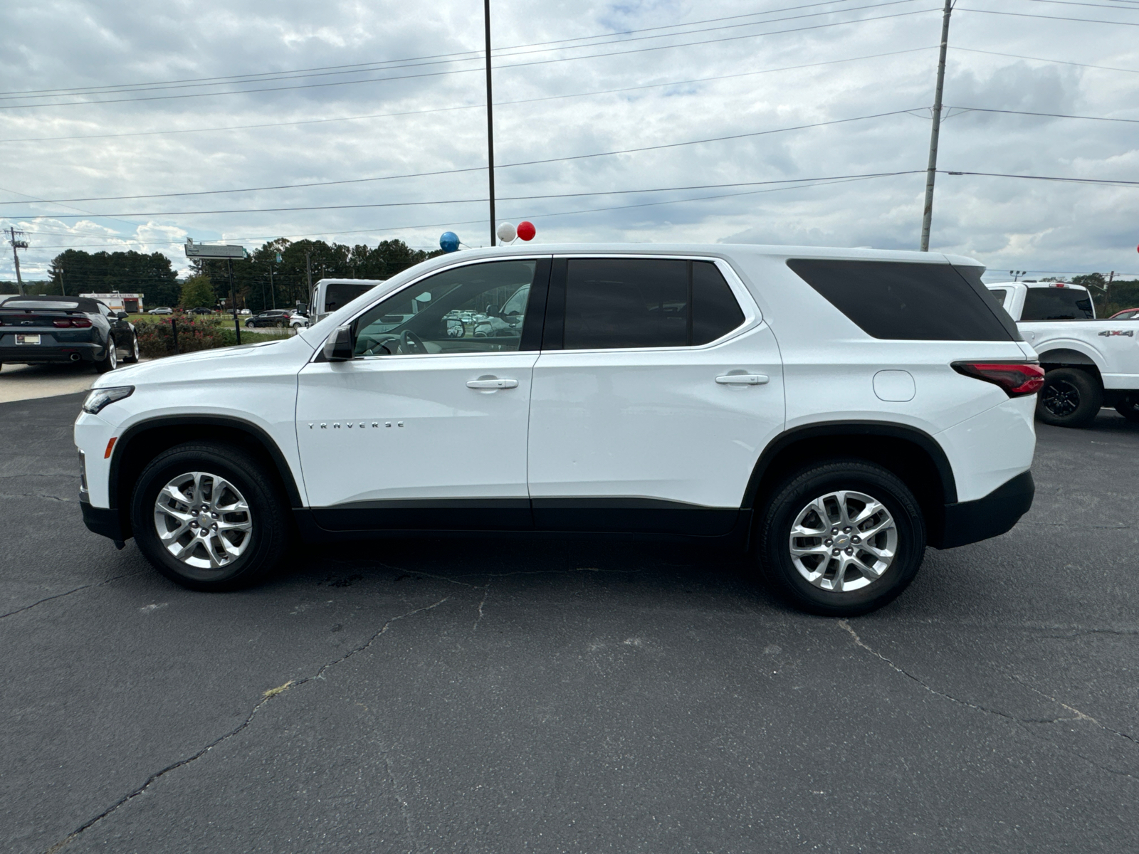 2022 Chevrolet Traverse LS 9