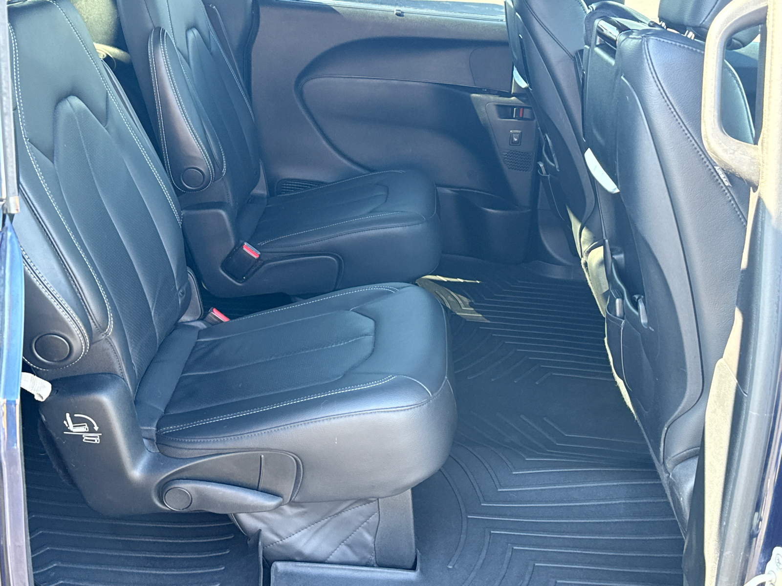 2019 Chrysler Pacifica Touring L Plus 16