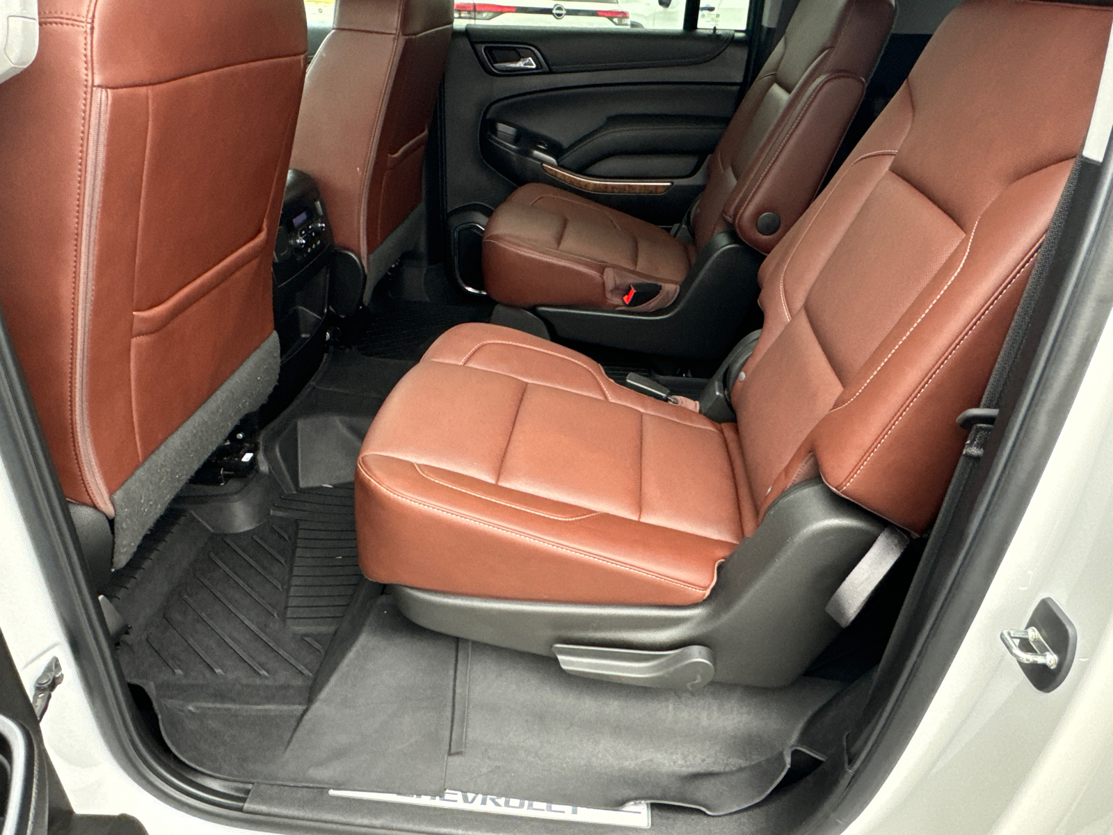 2019 Chevrolet Suburban Premier 23