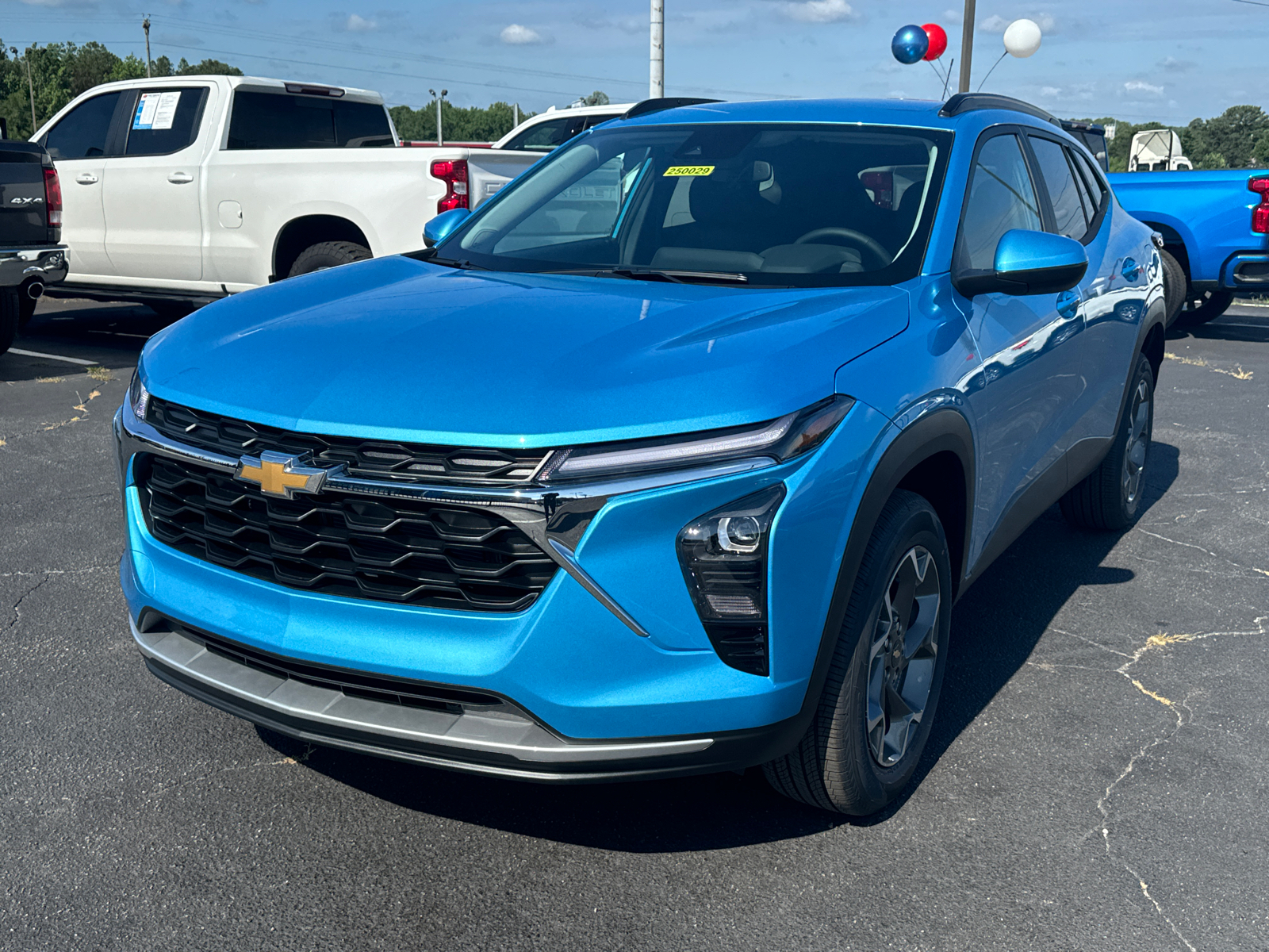 2025 Chevrolet Trax LT 2