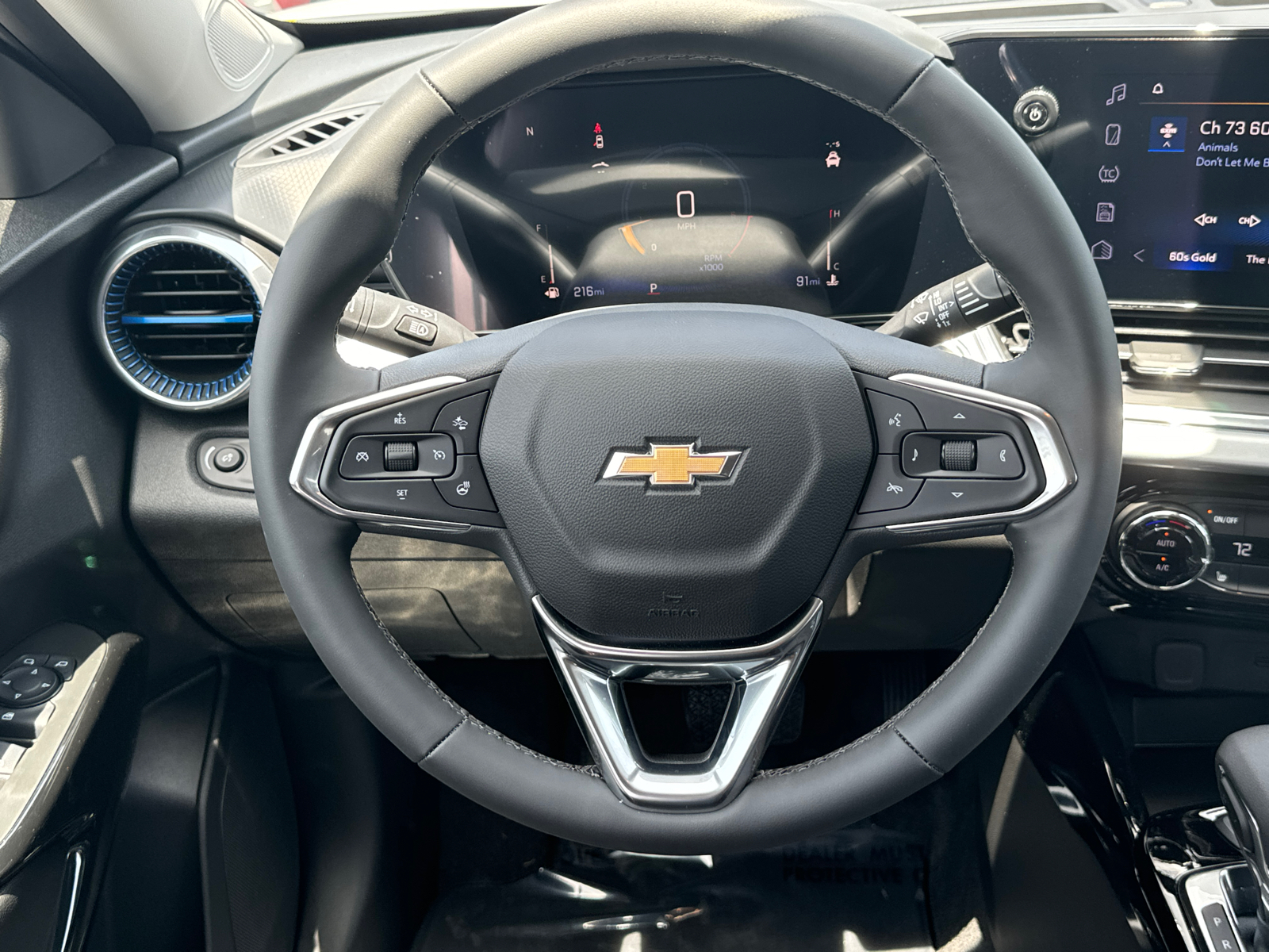 2025 Chevrolet Trax LT 24