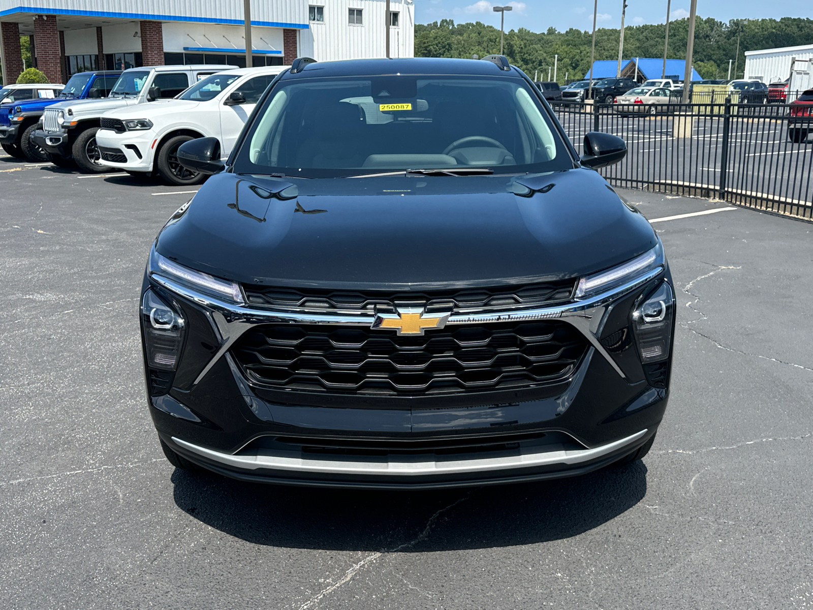 2025 Chevrolet Trax LT 3