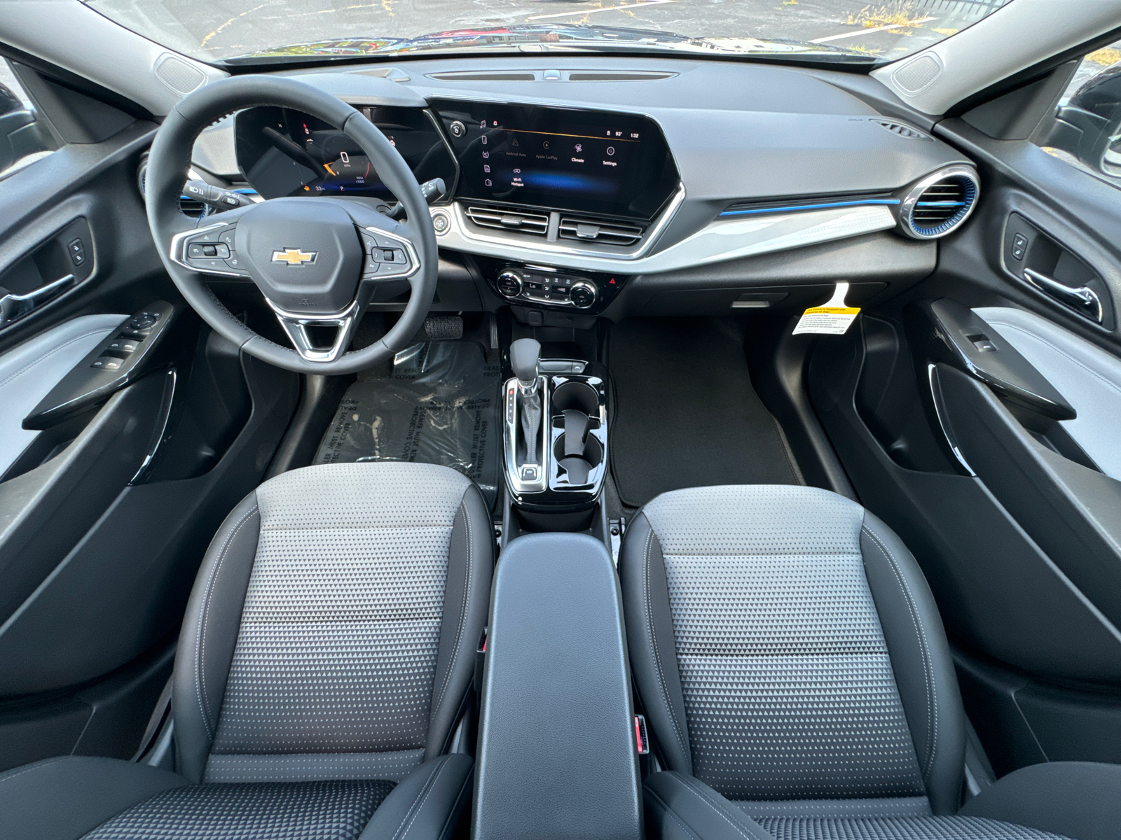 2025 Chevrolet Trax LT 23