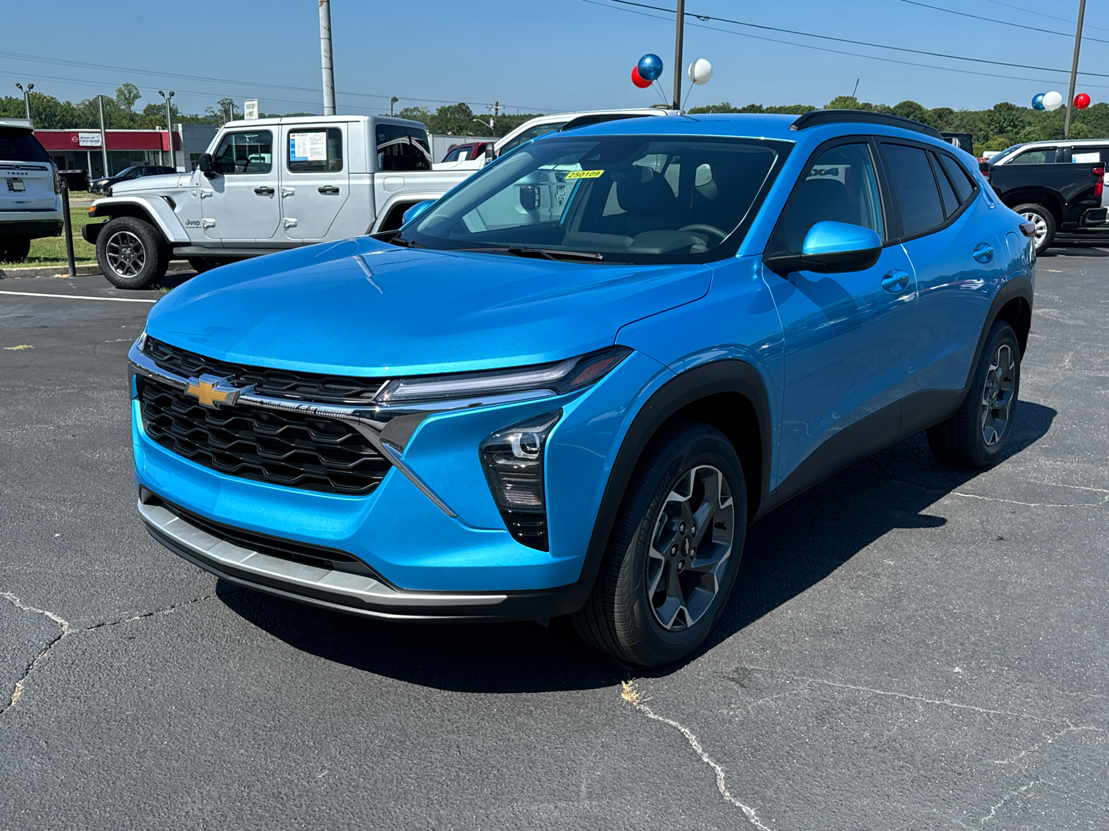 2025 Chevrolet Trax LT 2