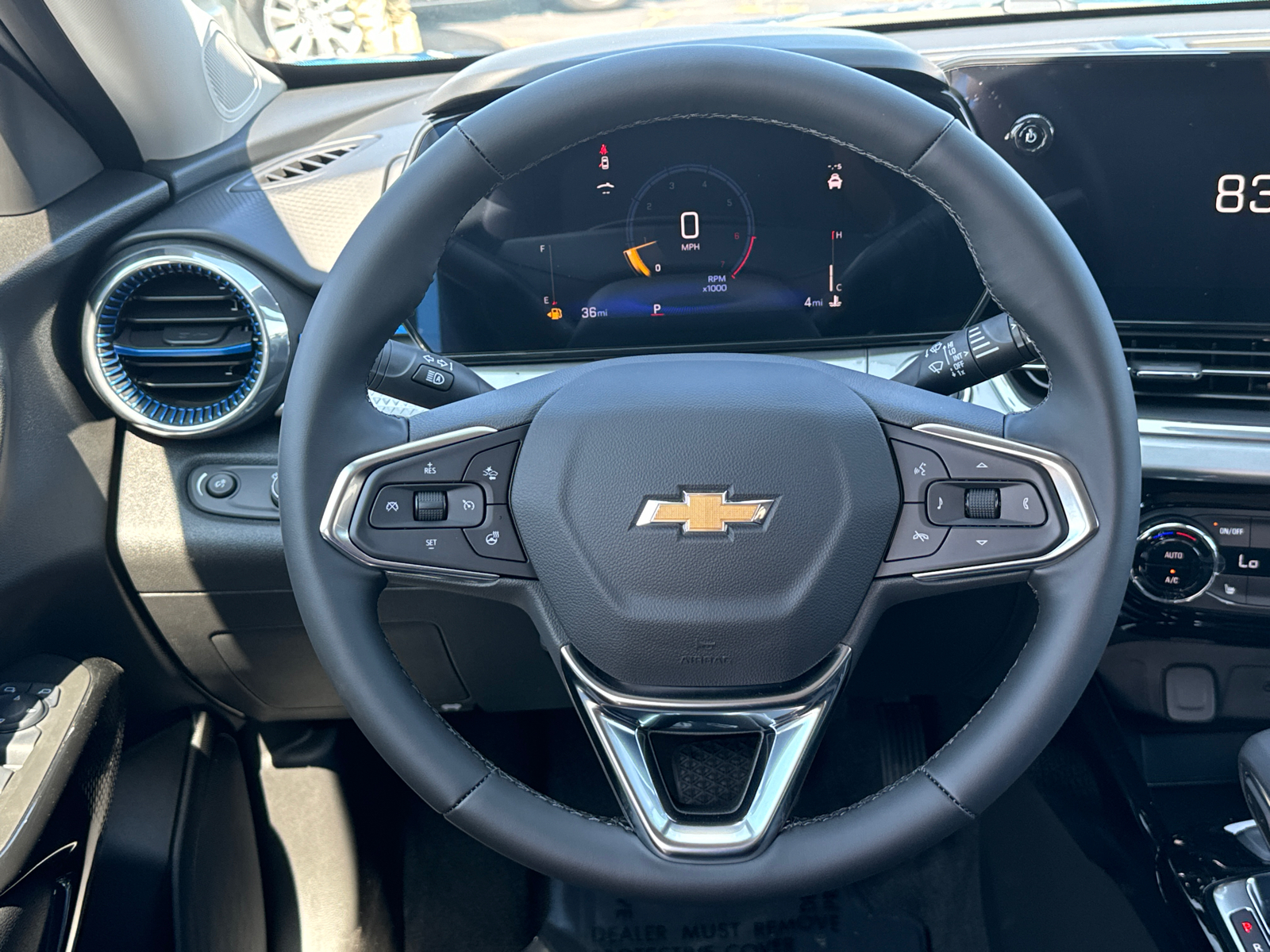 2025 Chevrolet Trax LT 24