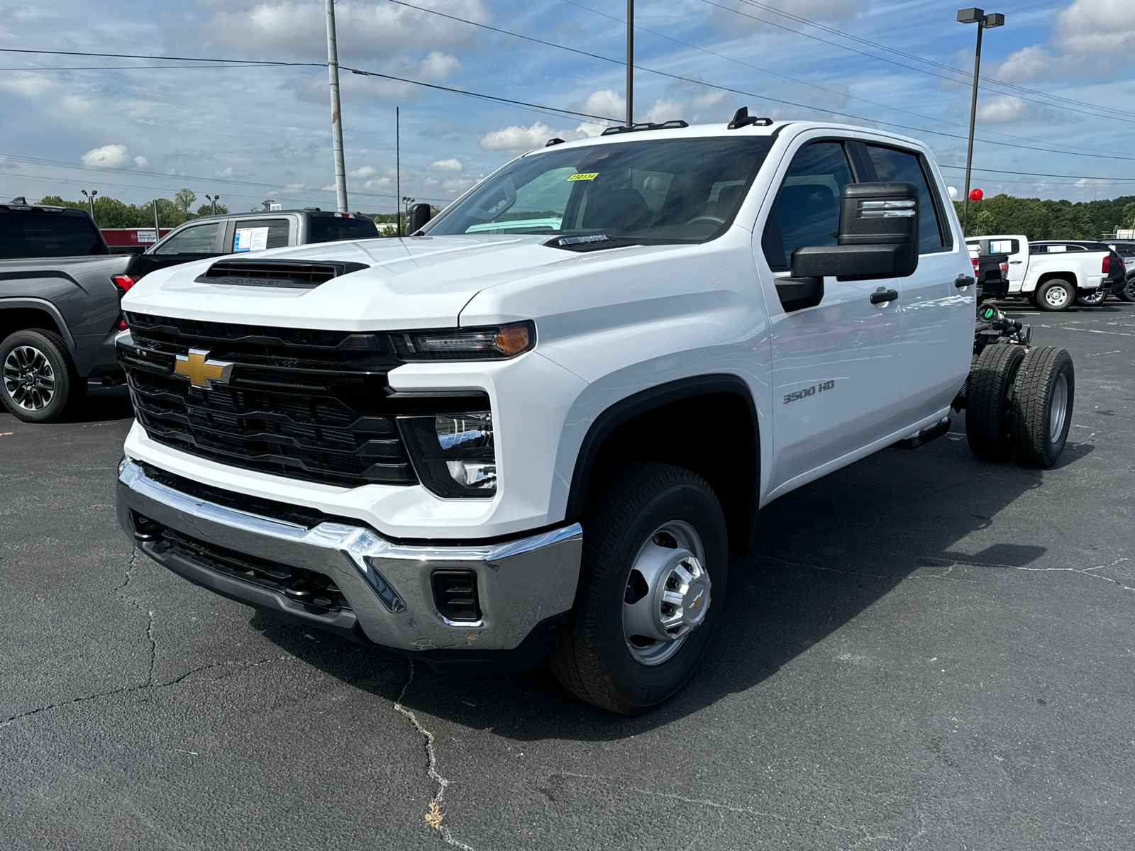 2025 Chevrolet Silverado 3500HD Work Truck 2