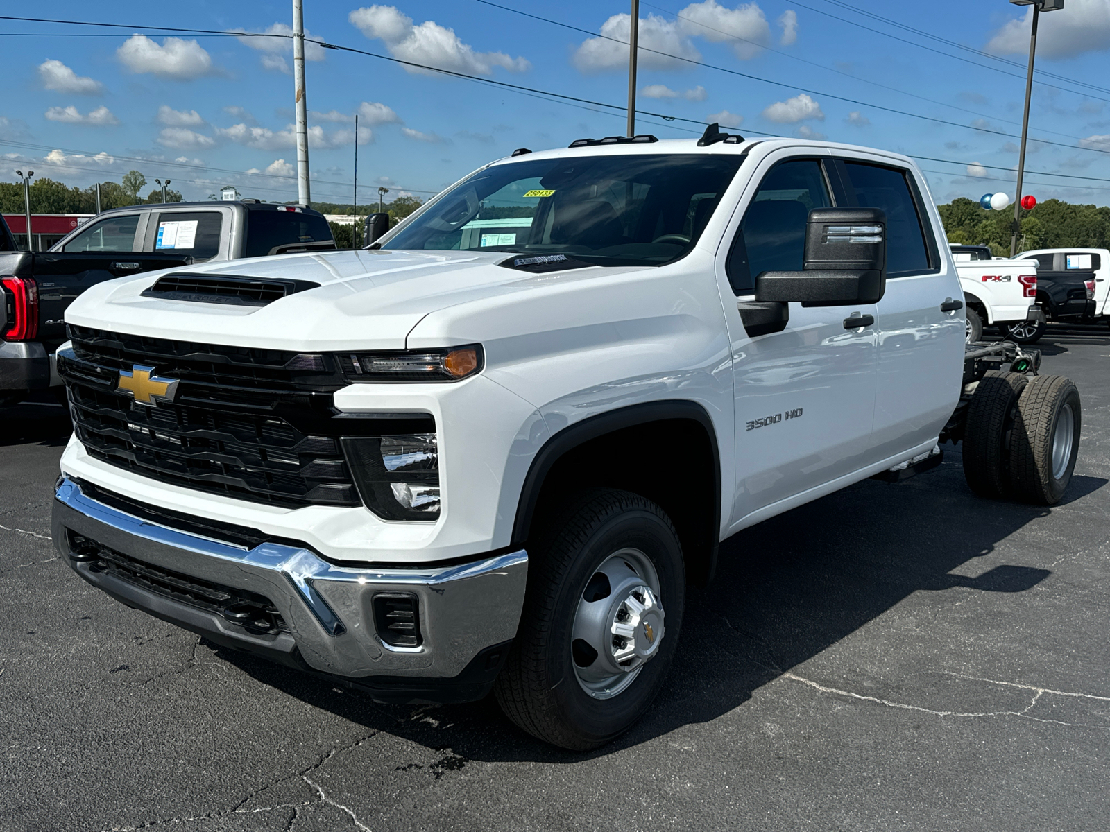 2025 Chevrolet Silverado 3500HD Work Truck 2