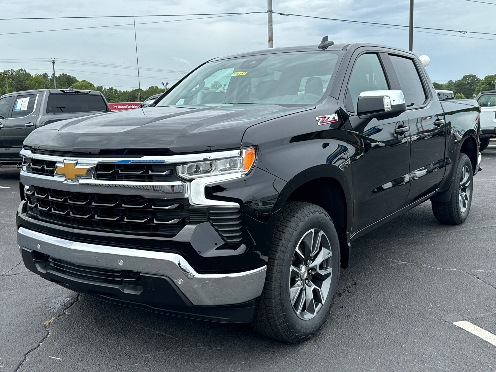 2025 Chevrolet Silverado 1500 LT 2