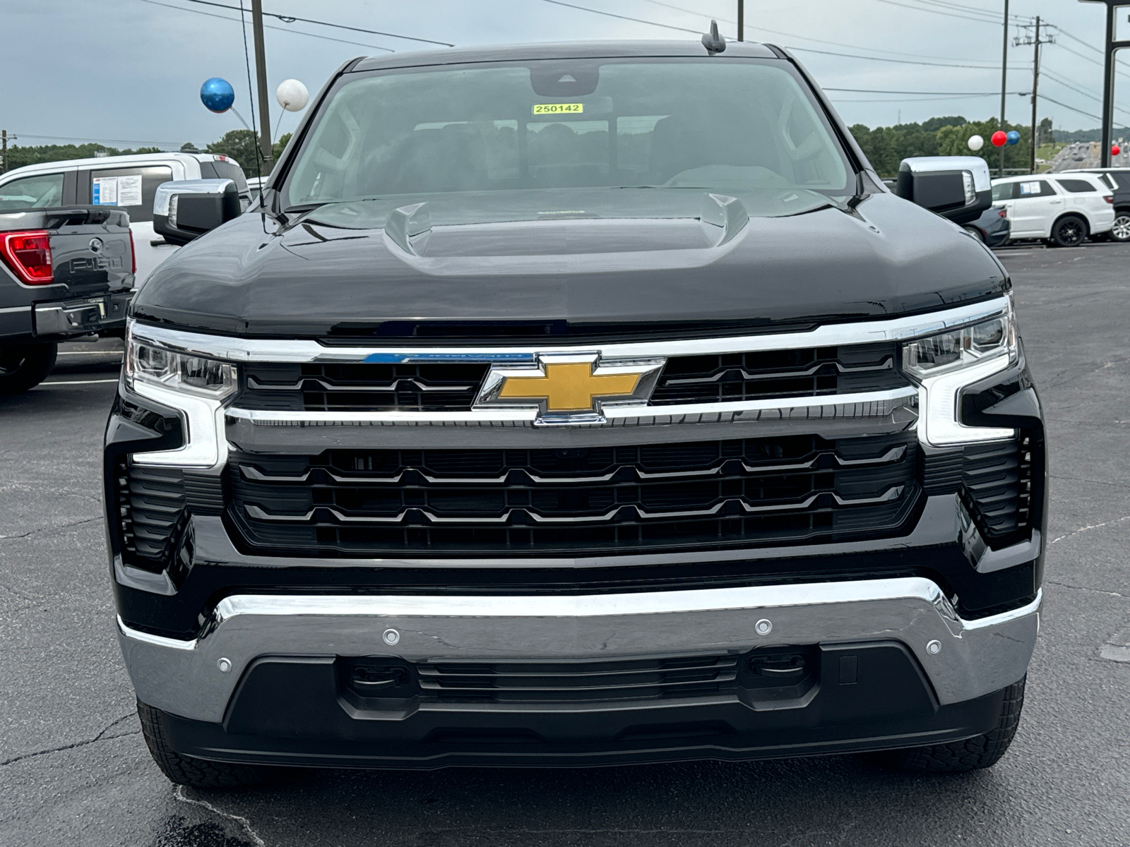 2025 Chevrolet Silverado 1500 LT 3