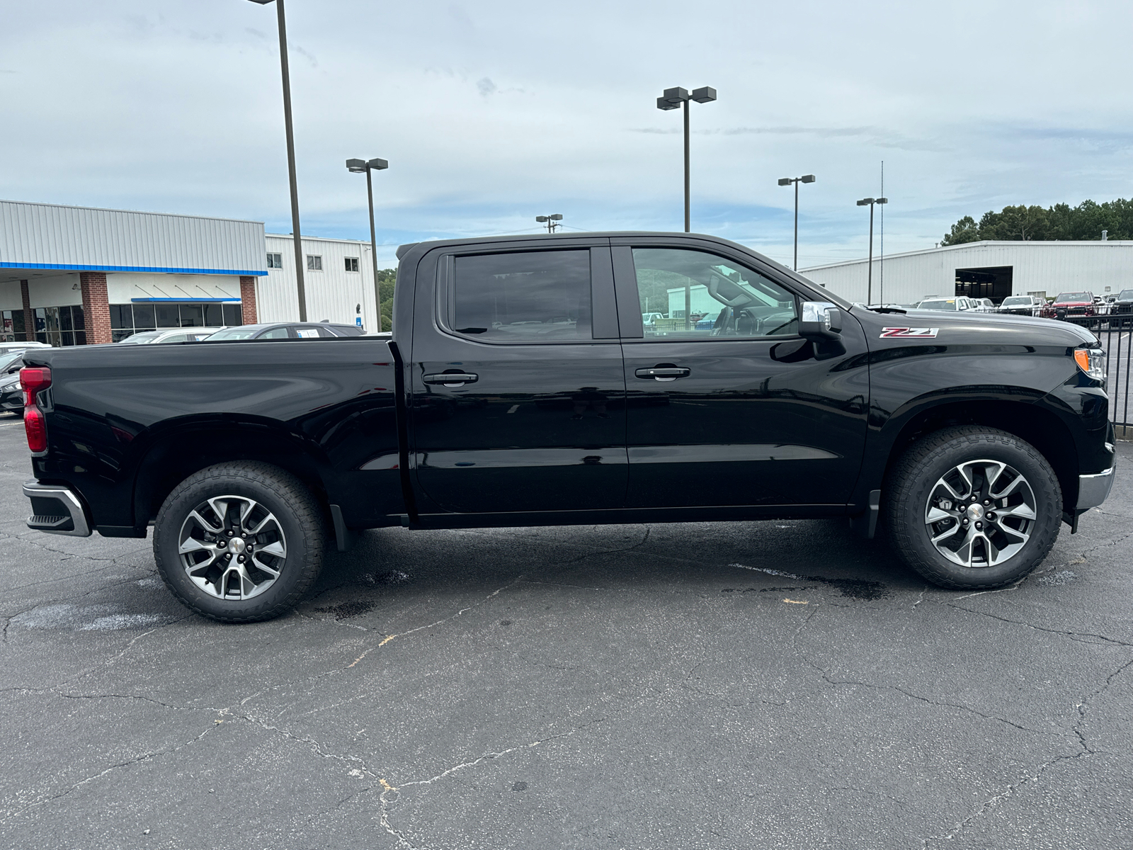 2025 Chevrolet Silverado 1500 LT 5