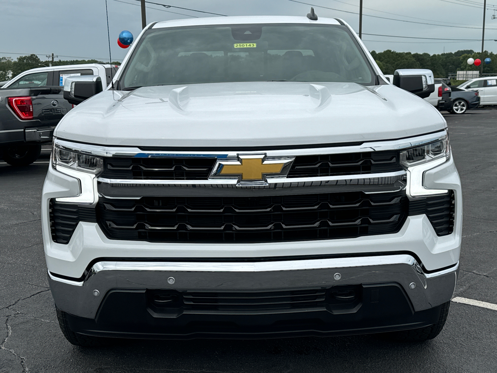 2025 Chevrolet Silverado 1500 LT 3