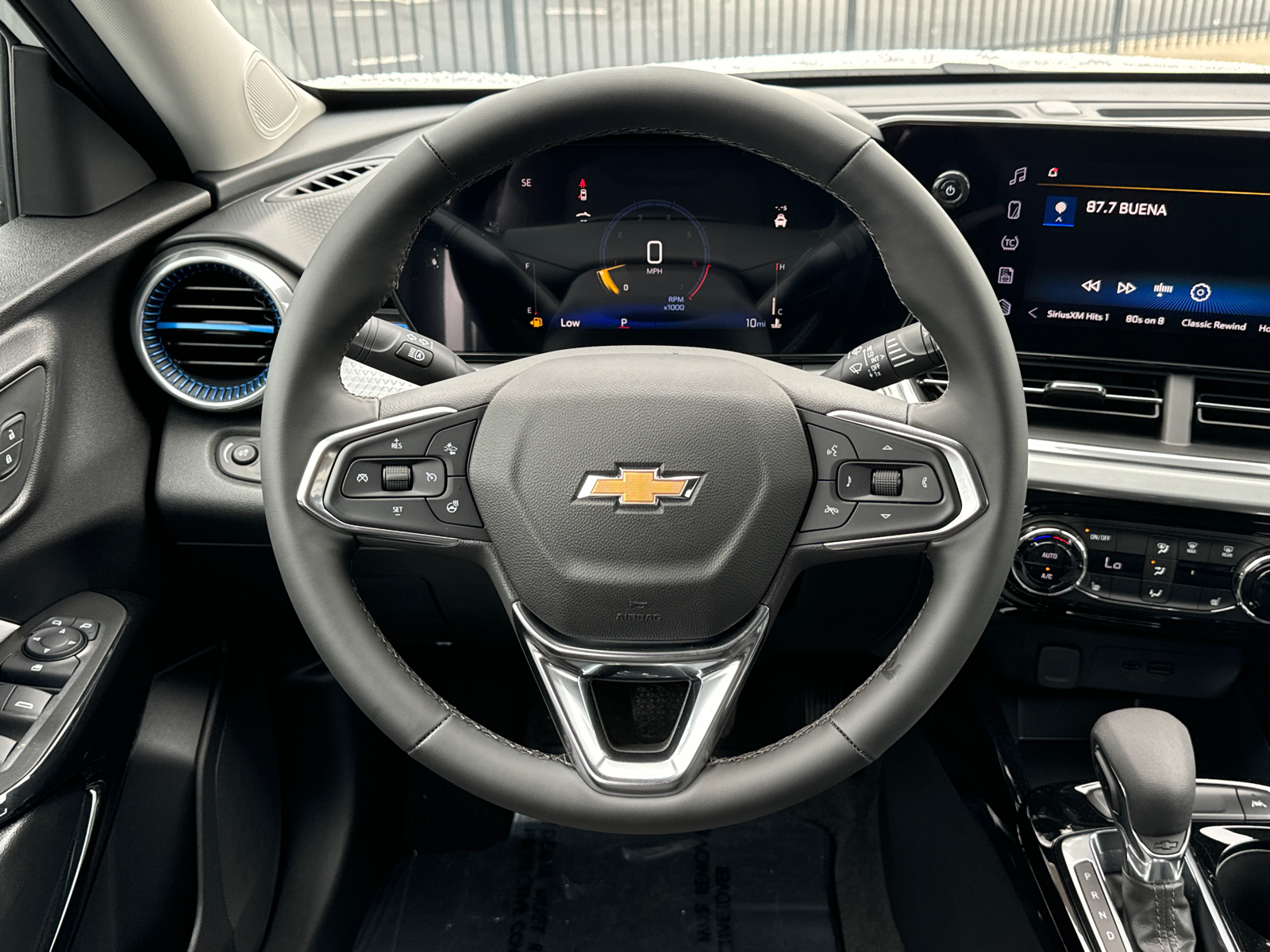 2025 Chevrolet Trax LT 24