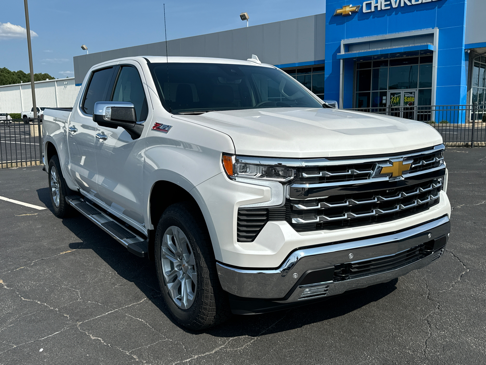 2025 Chevrolet Silverado 1500 LTZ 4