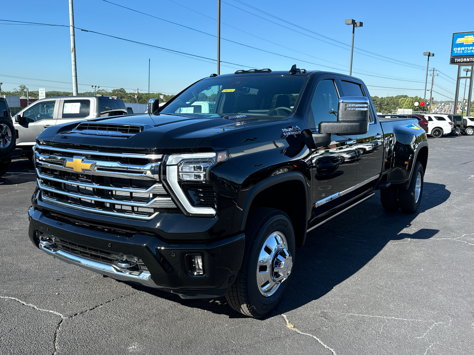 2025 Chevrolet Silverado 3500HD High Country 2