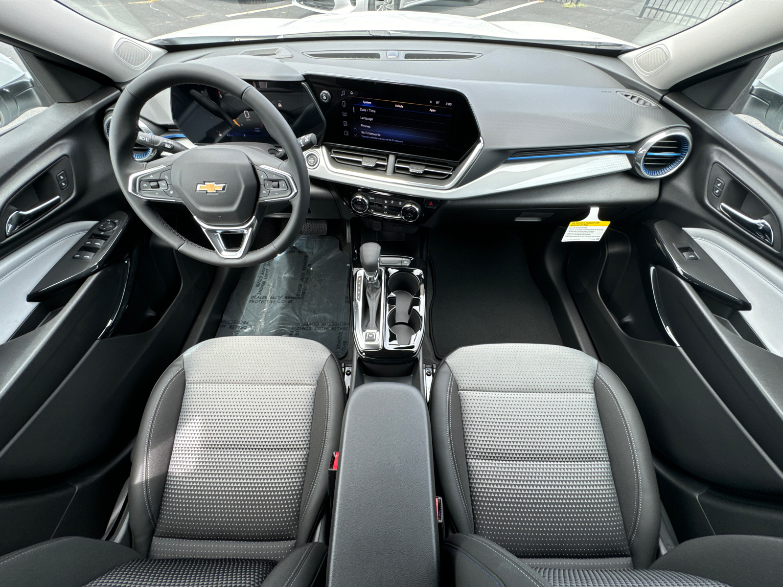 2025 Chevrolet Trax LT 23