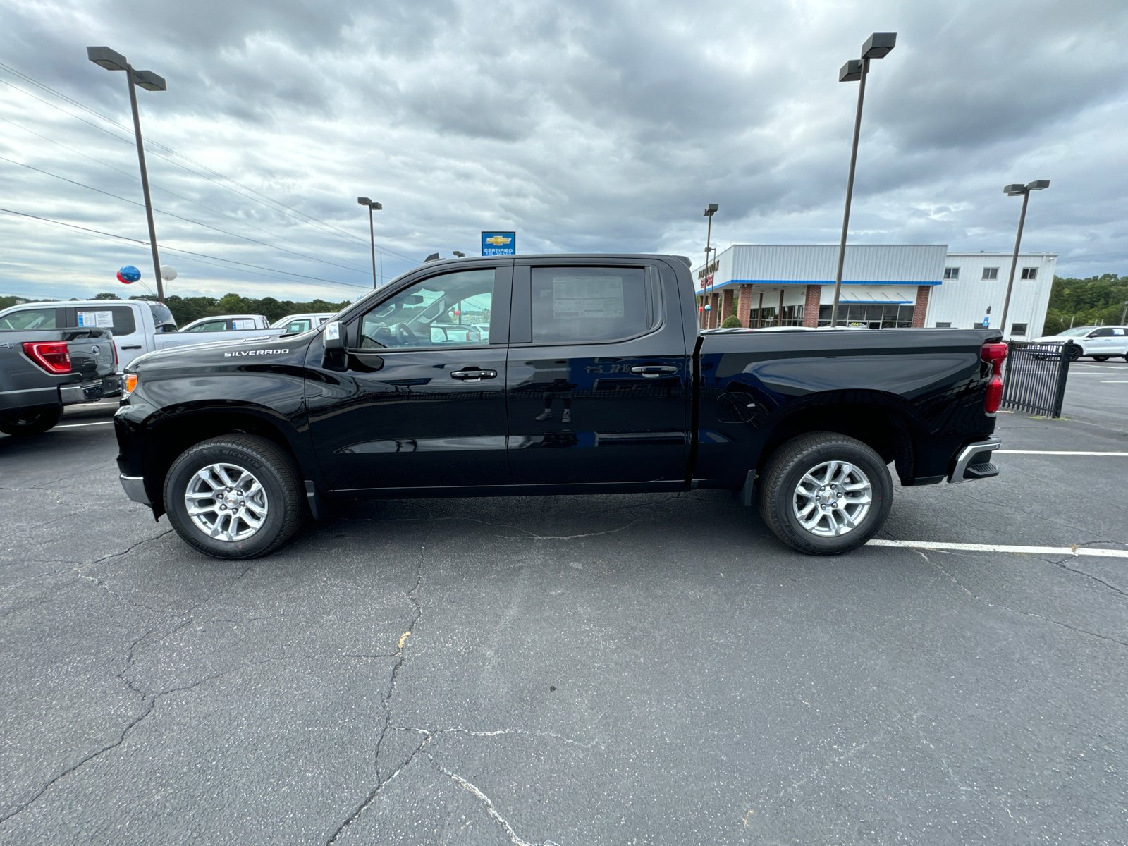 2025 Chevrolet Silverado 1500 LT 9