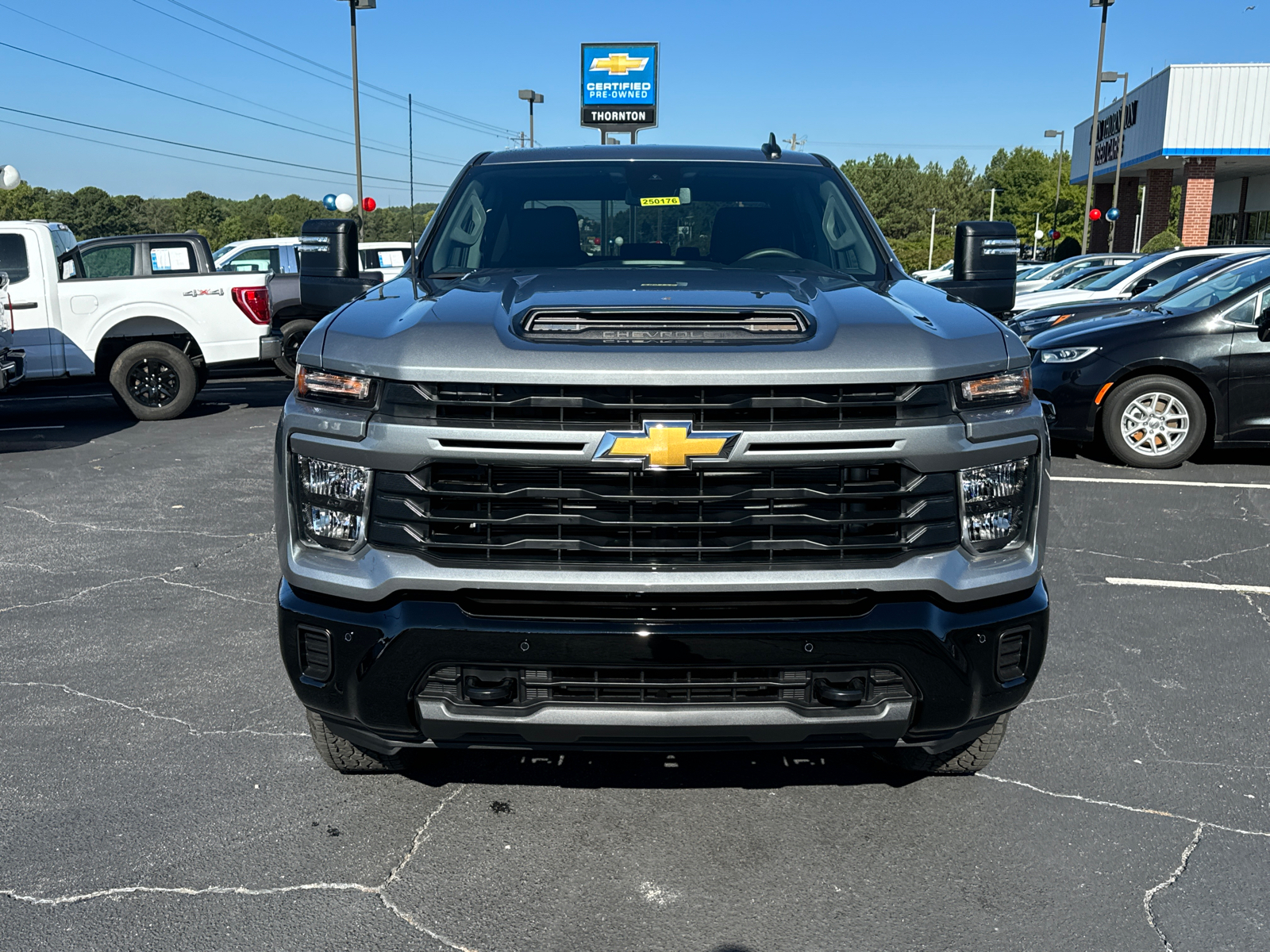 2025 Chevrolet Silverado 2500HD Custom 3