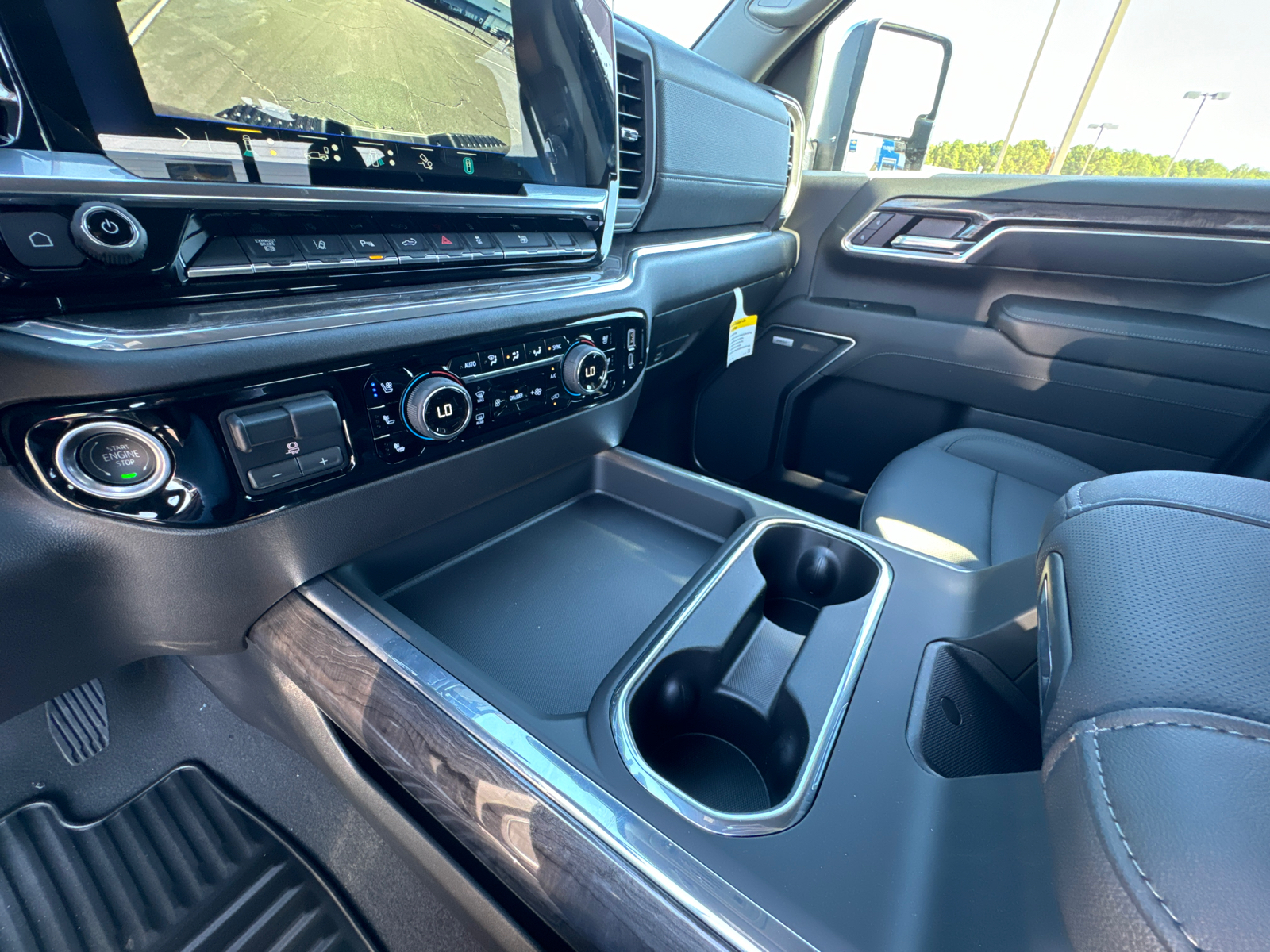 2025 Chevrolet Silverado 2500HD LTZ 32