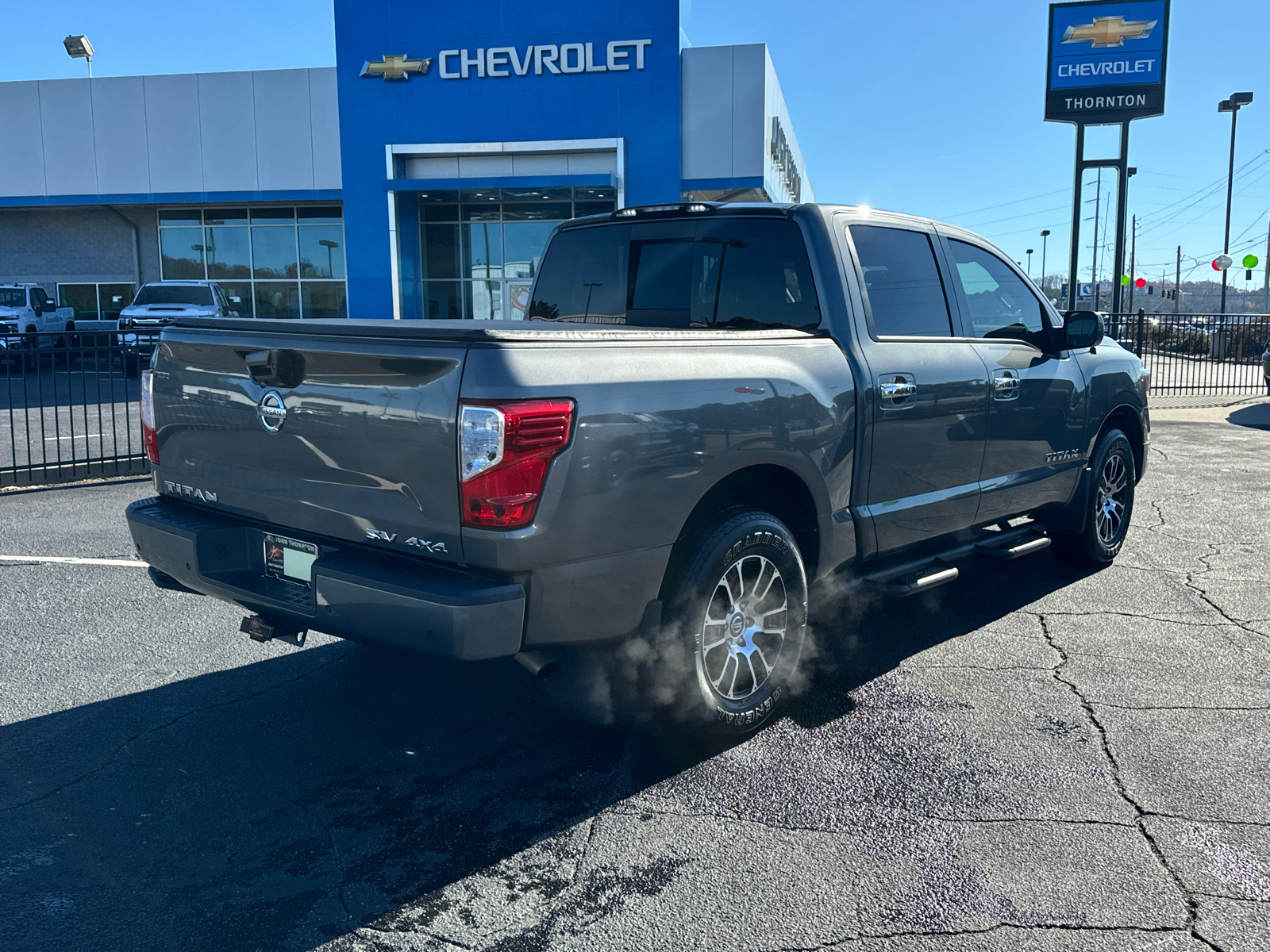 2021 Nissan Titan SV 6