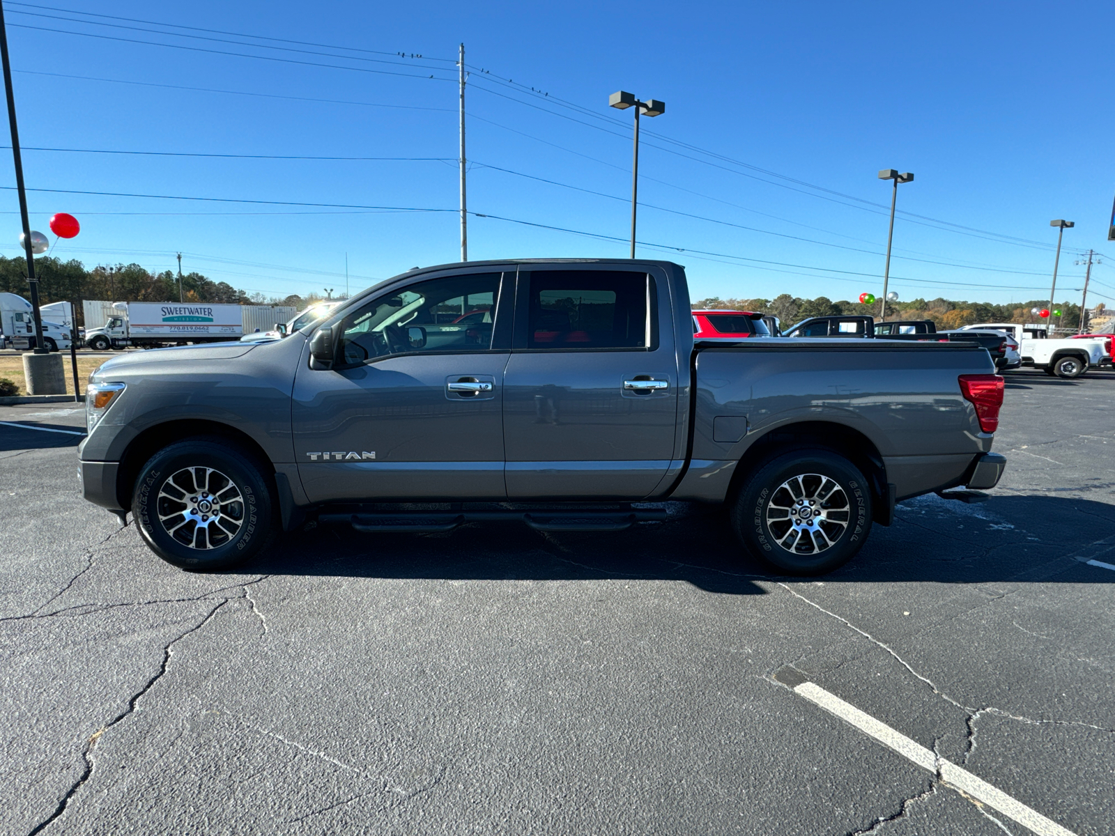 2021 Nissan Titan SV 9