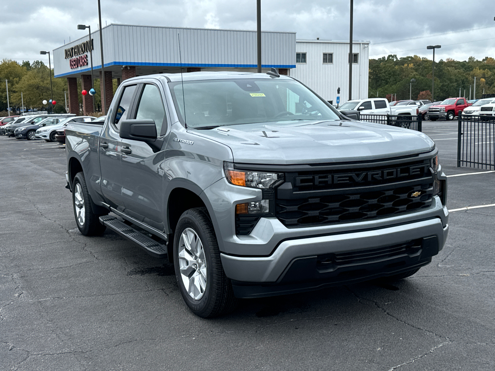 2025 Chevrolet Silverado 1500 Custom 4