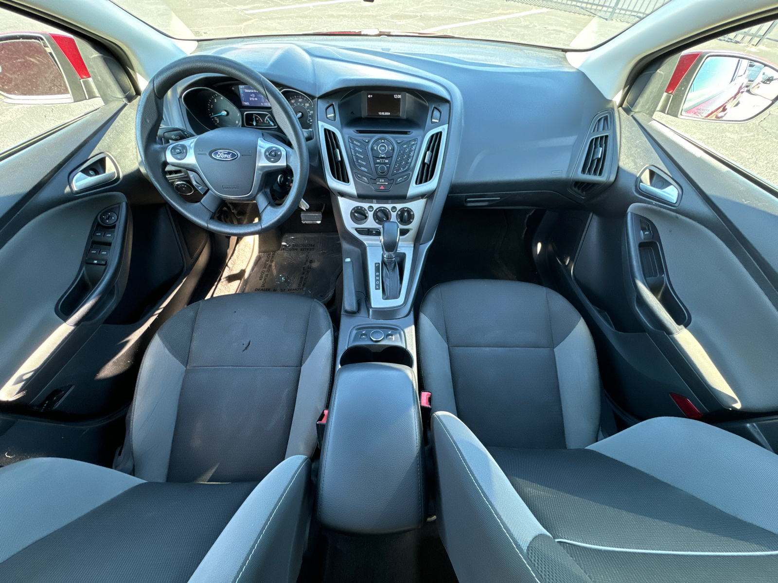 2014 Ford Focus SE 26