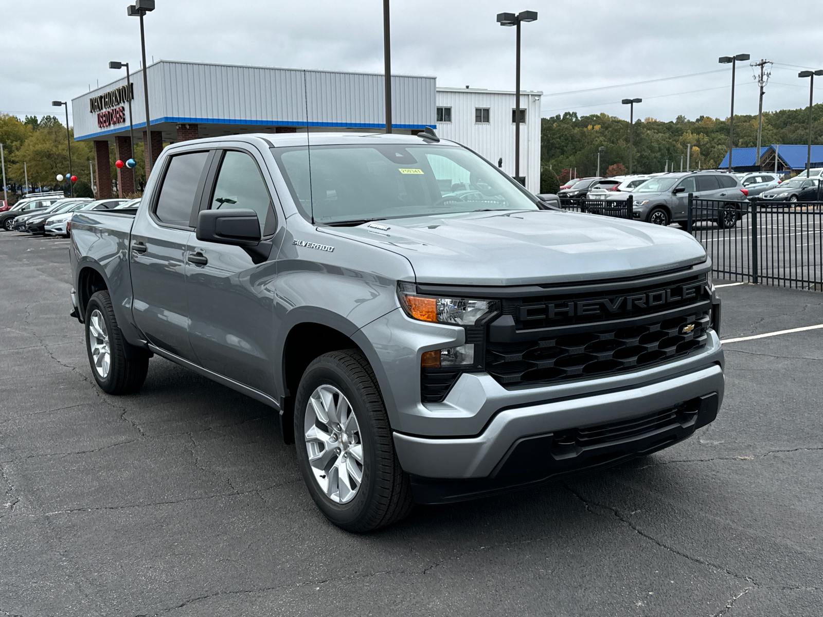 2025 Chevrolet Silverado 1500 Custom 4