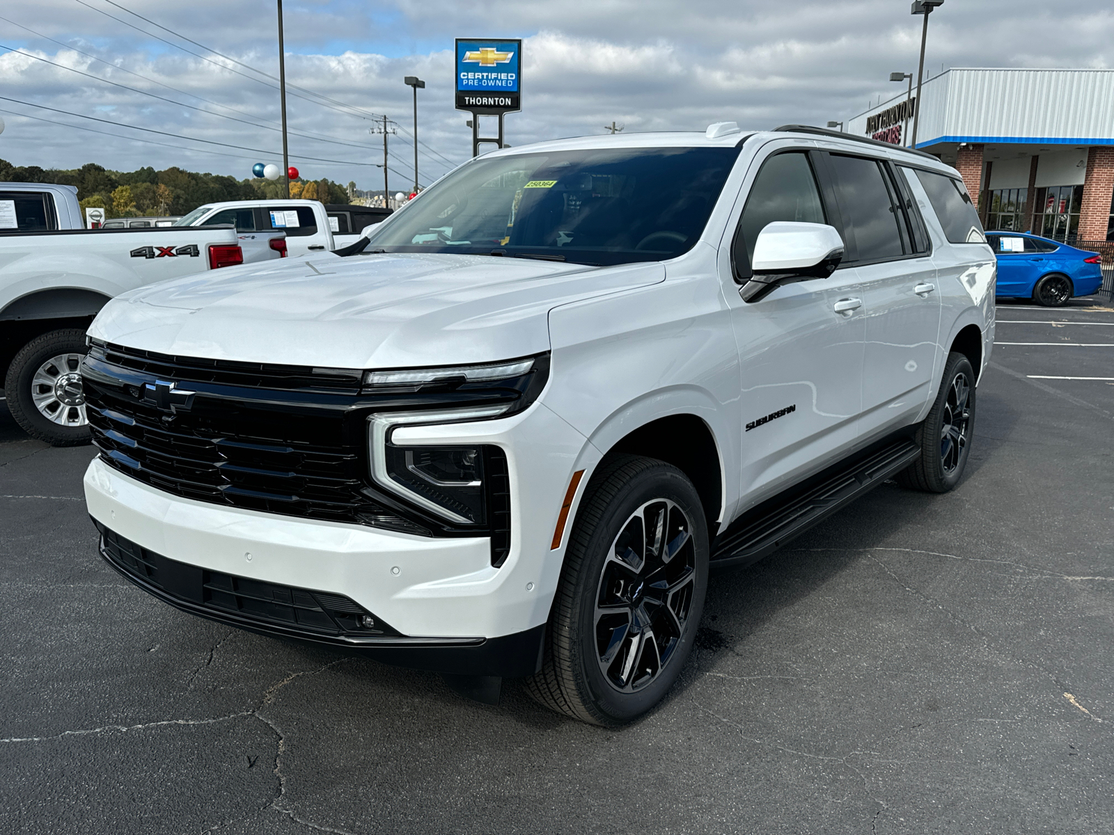 2025 Chevrolet Suburban RST 2