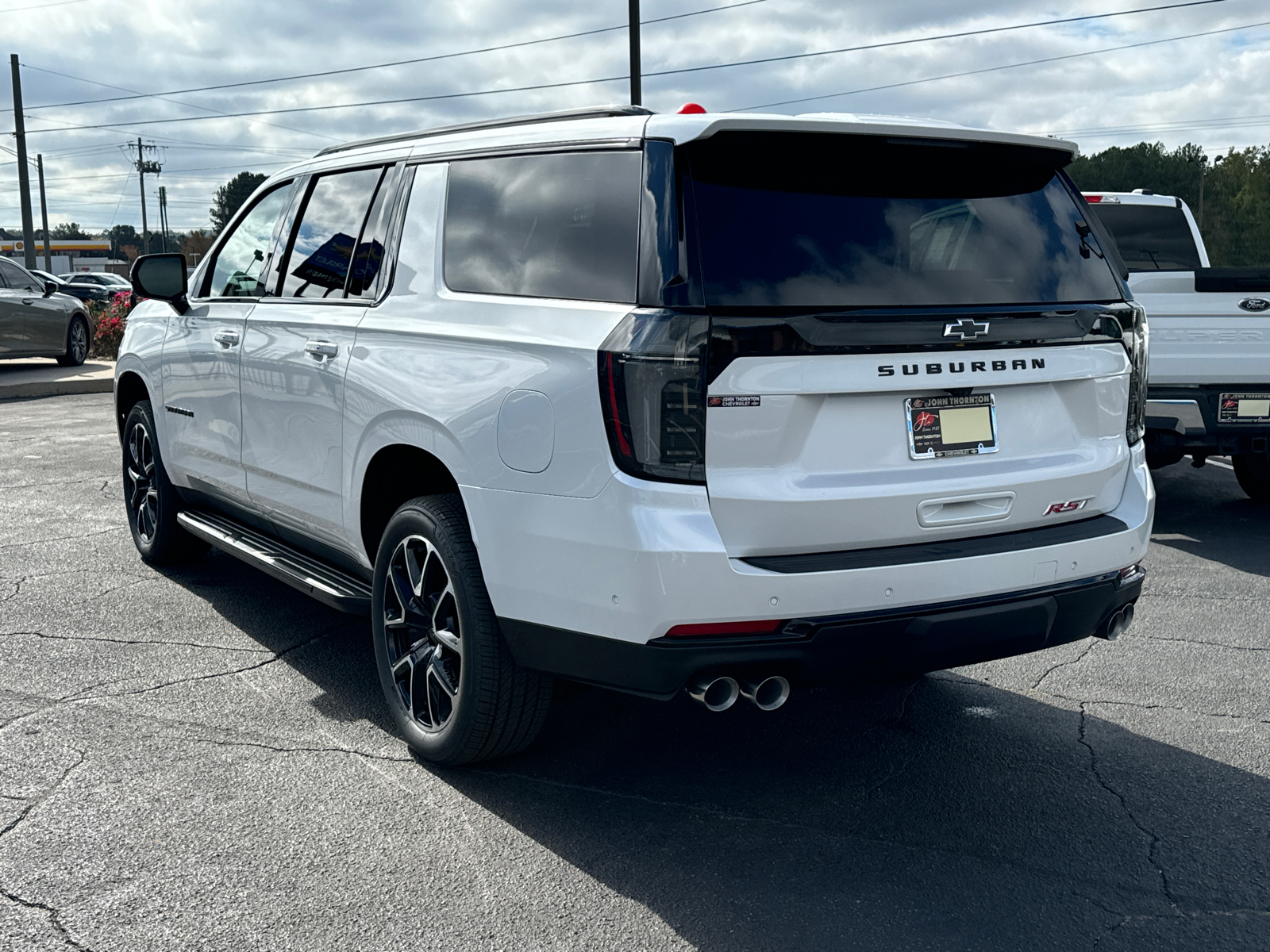 2025 Chevrolet Suburban RST 8