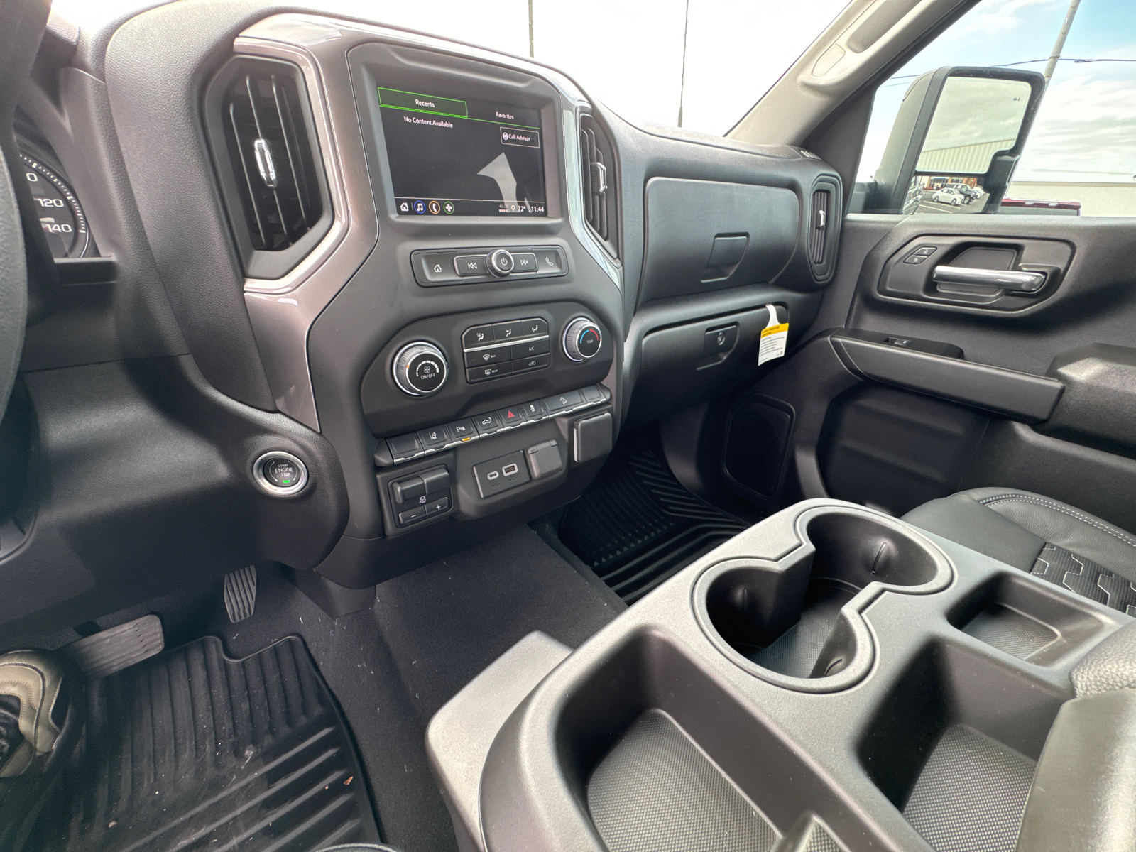 2025 Chevrolet Silverado 2500HD Custom 34