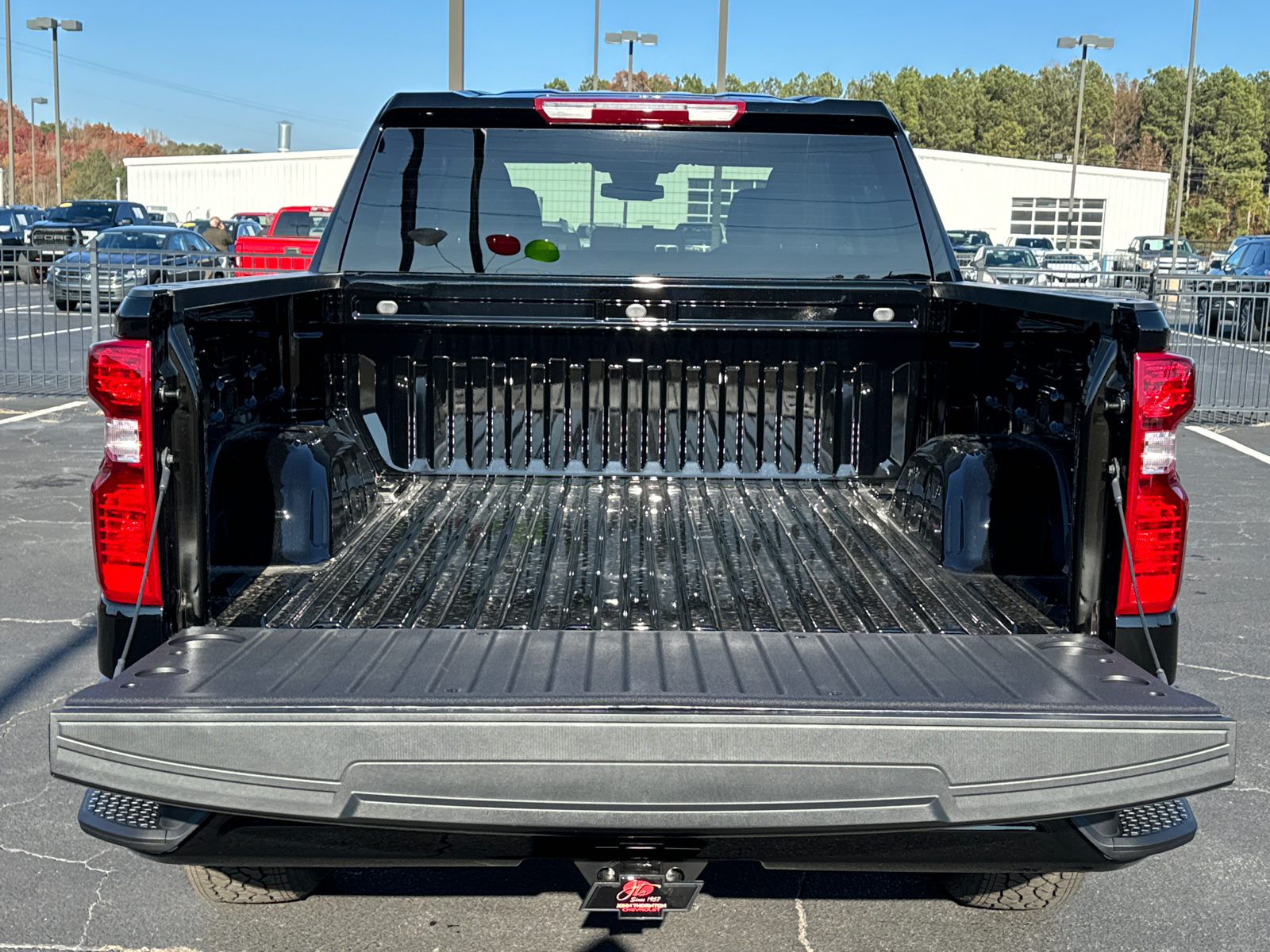 2025 Chevrolet Silverado 1500 Custom 24