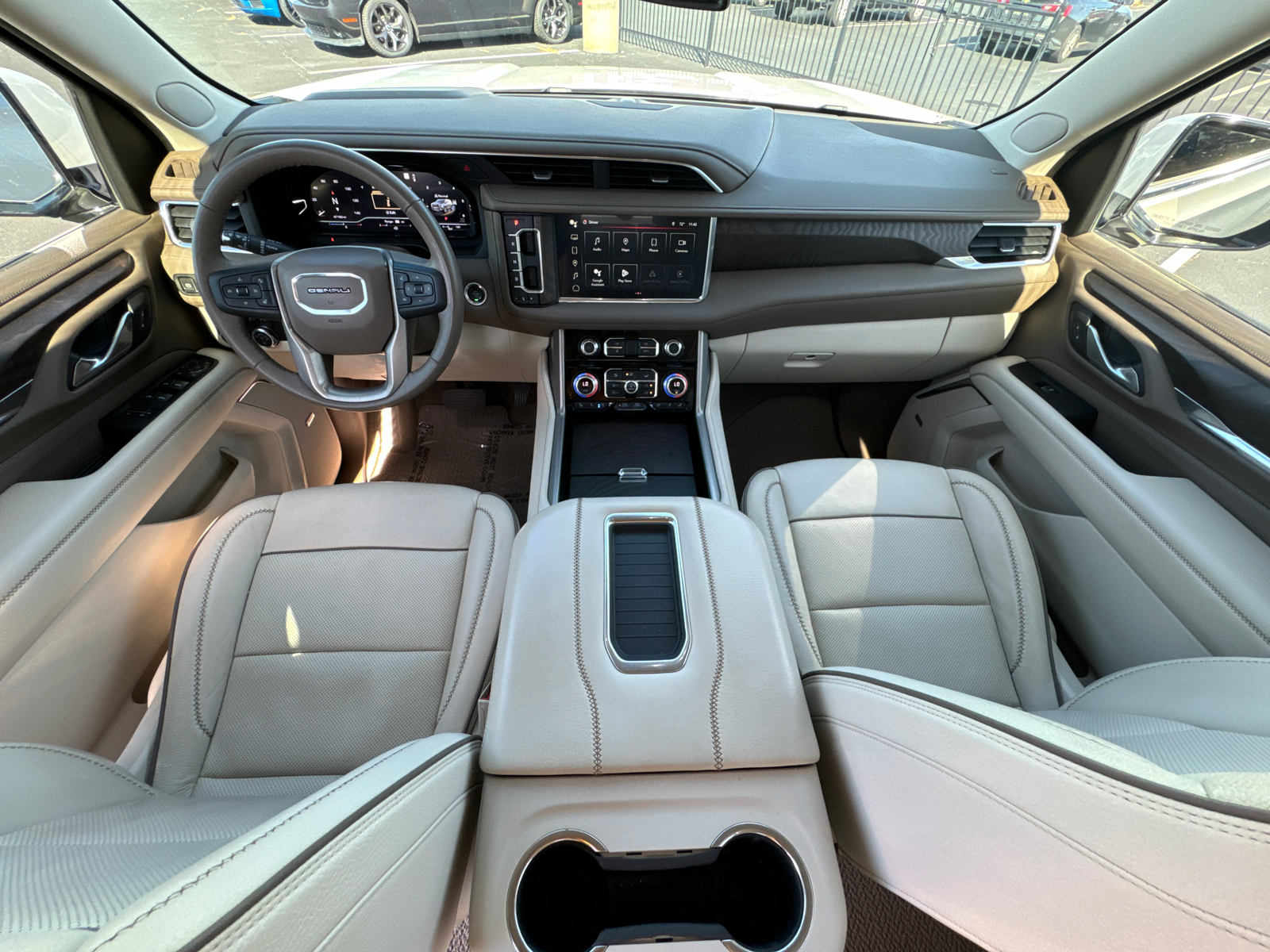 2022 GMC Yukon Denali 31