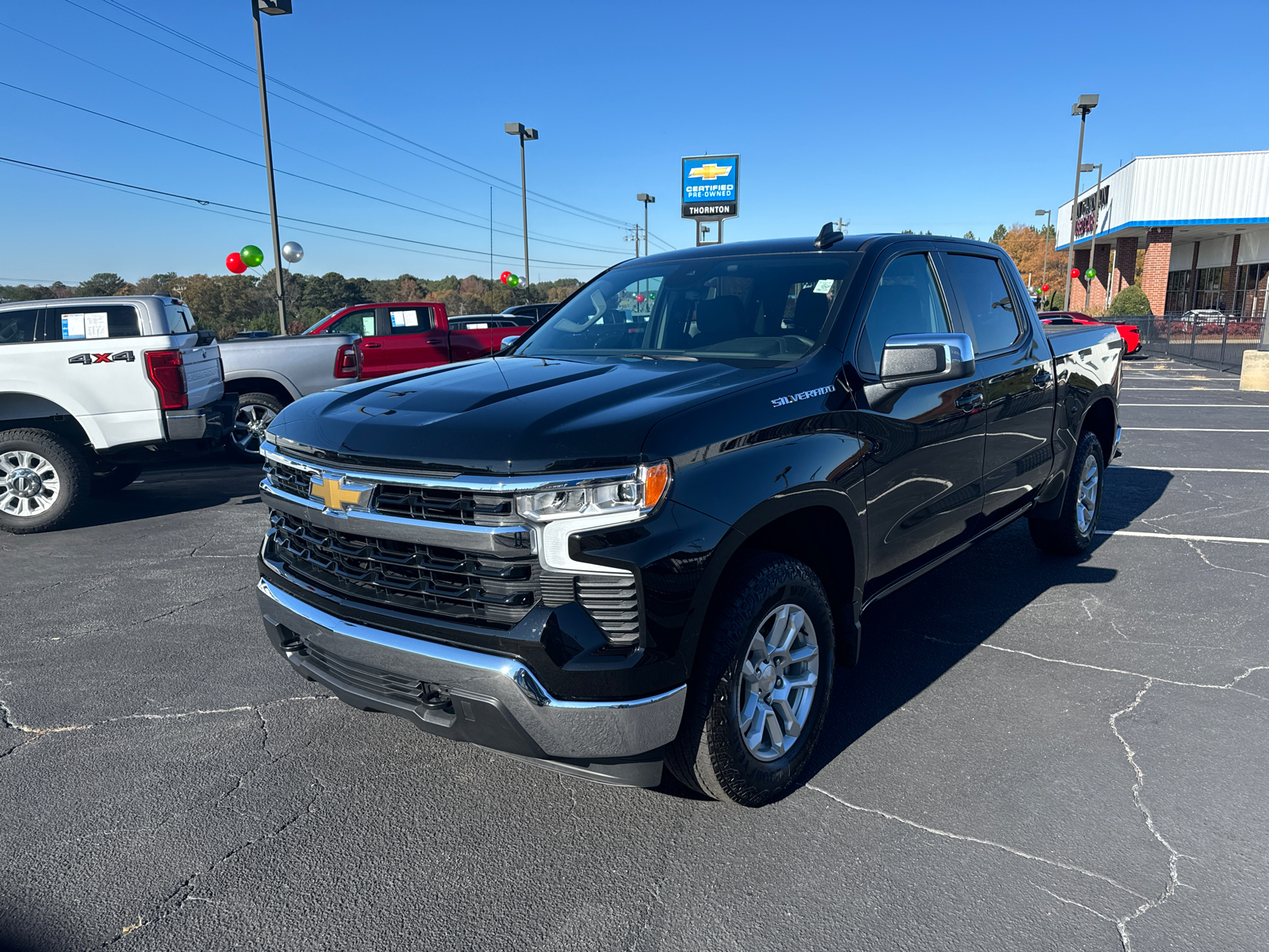 2023 Chevrolet Silverado 1500 LT 3