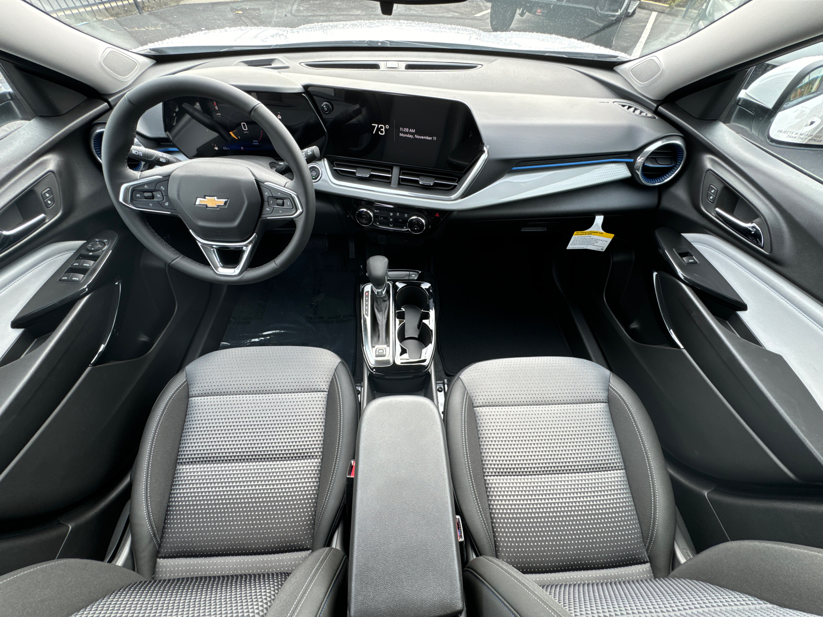 2025 Chevrolet Trax LT 24