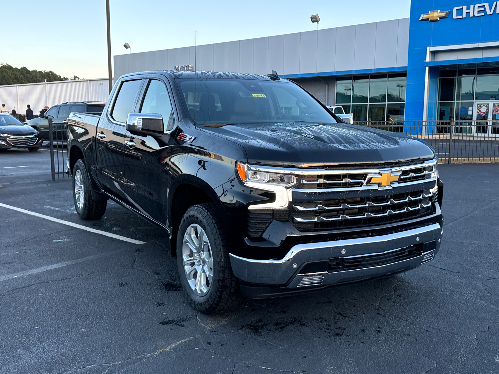 2025 Chevrolet Silverado 1500 LTZ 4