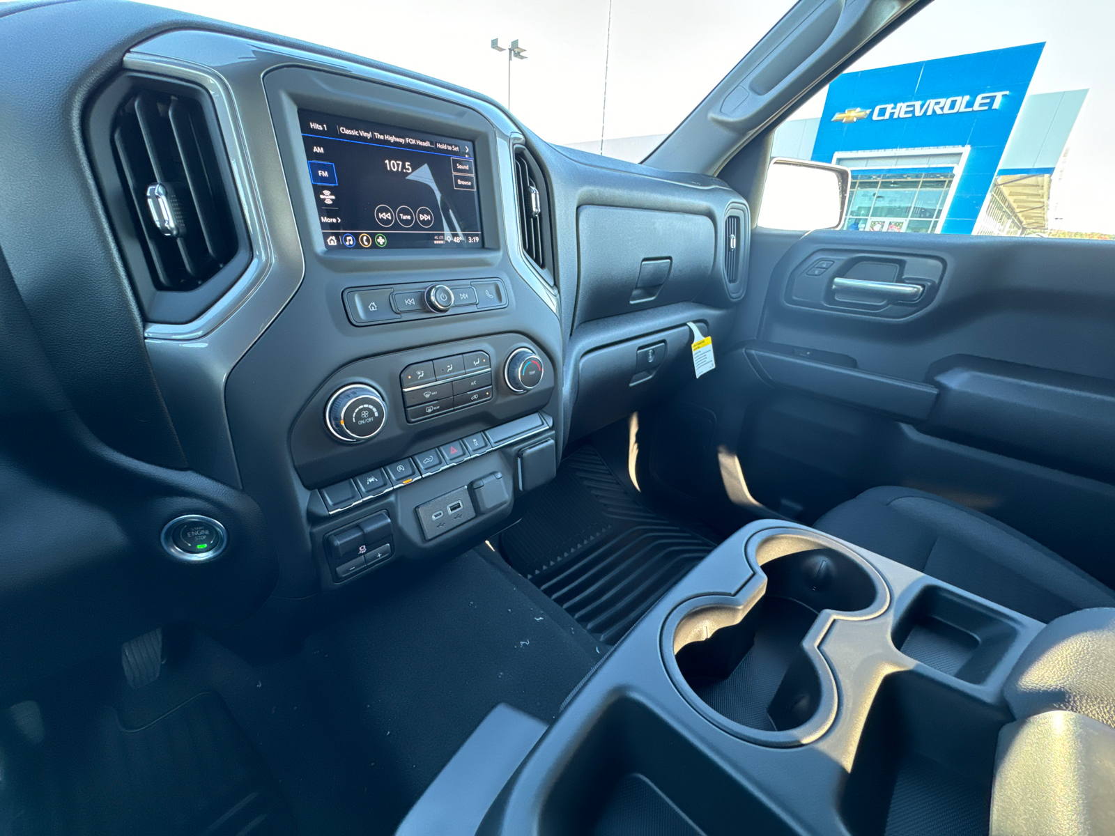 2025 Chevrolet Silverado 1500 Custom 37