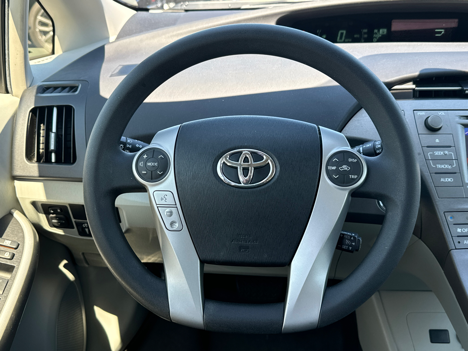 2015 Toyota Prius Three 24