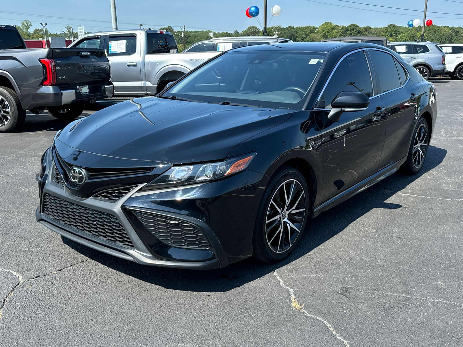 2022 Toyota Camry SE 2