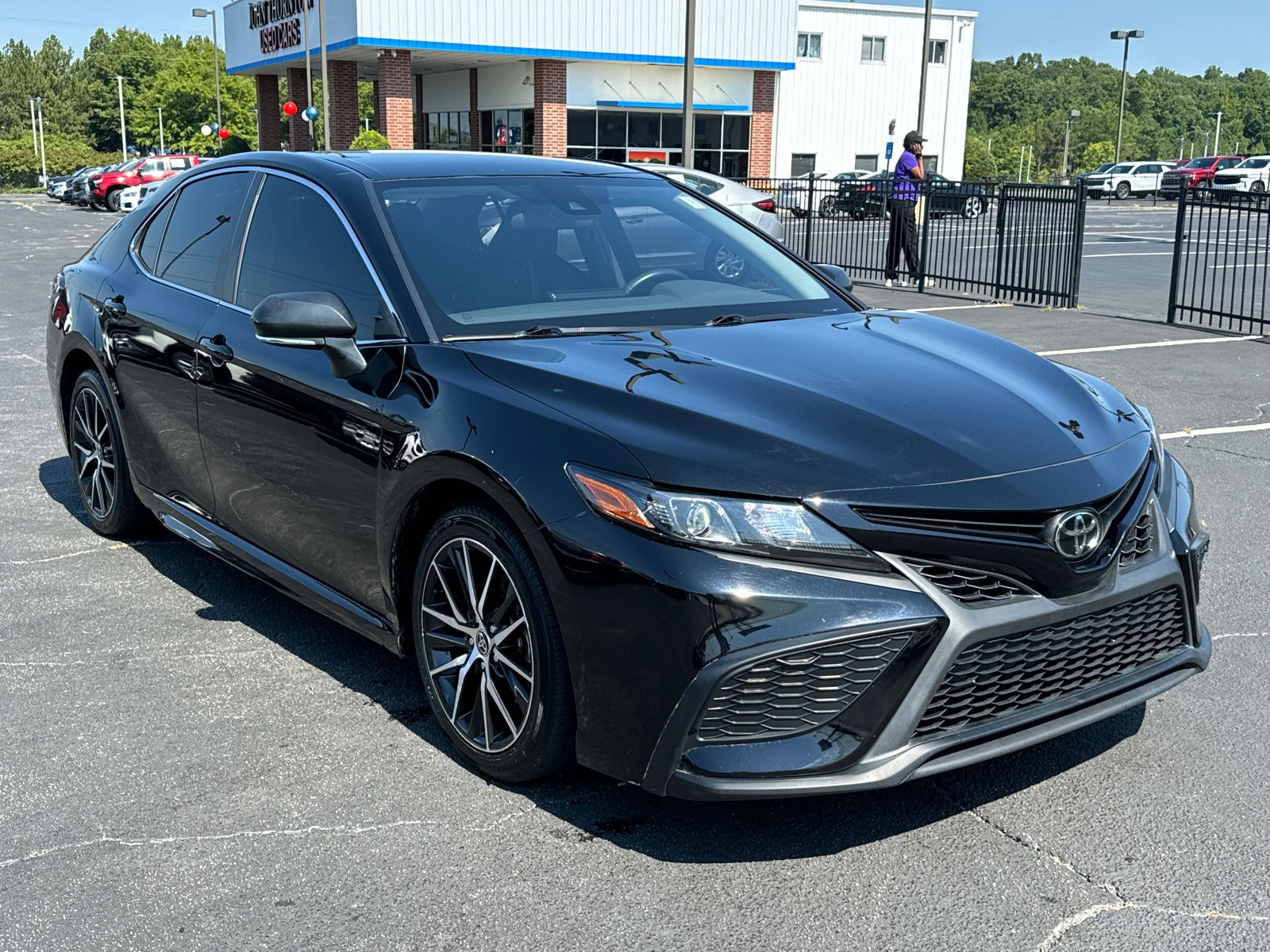 2022 Toyota Camry SE 4