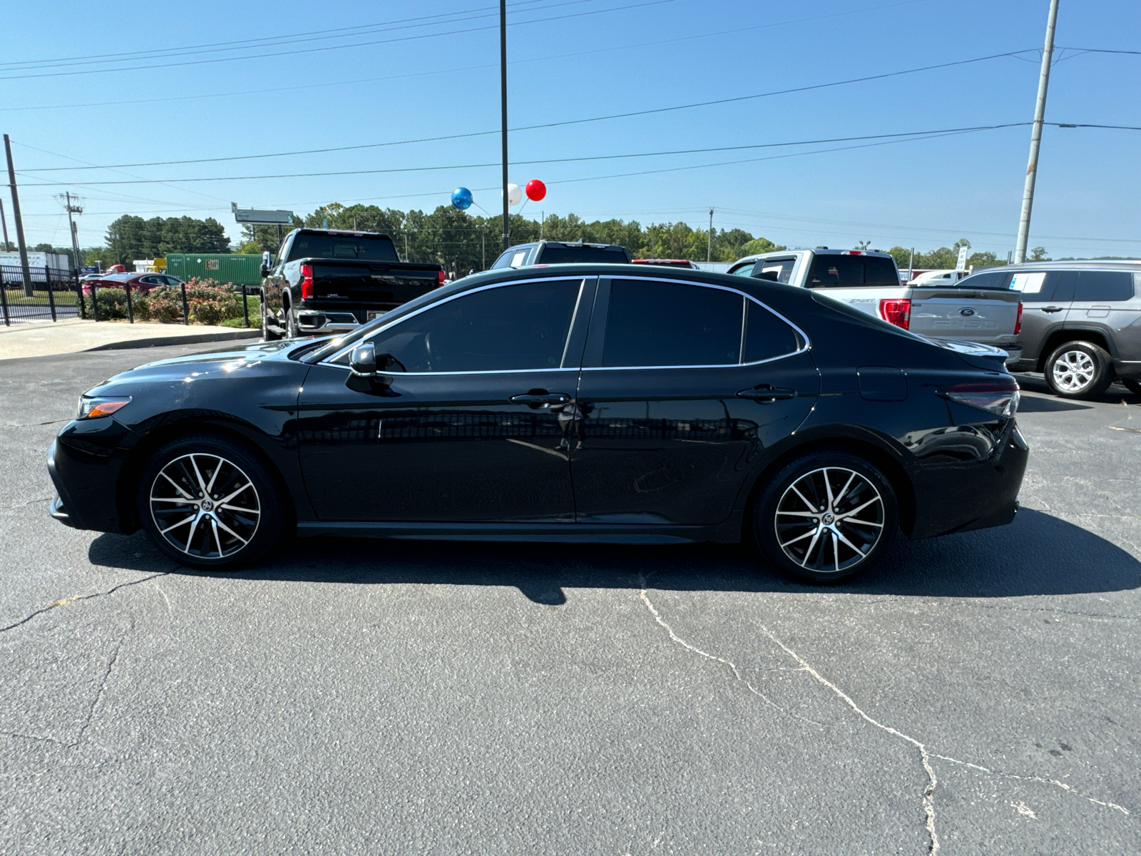 2022 Toyota Camry SE 9