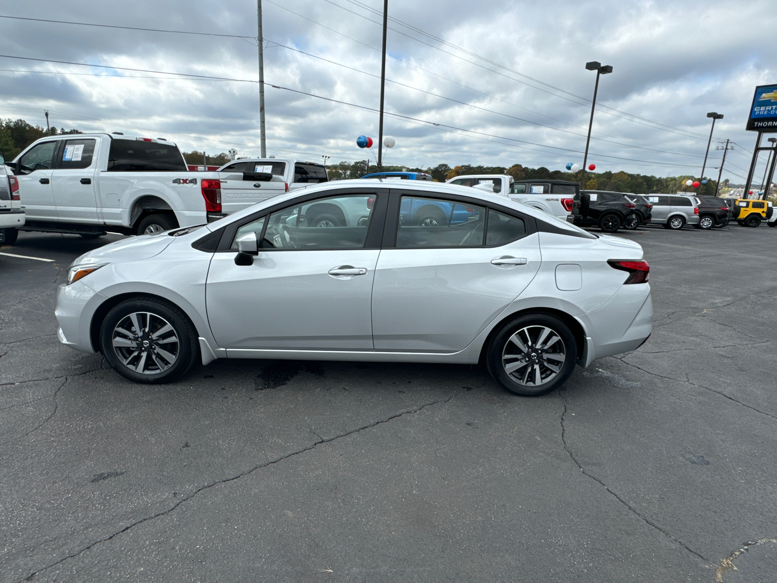 2022 Nissan Versa 1.6 SV 9