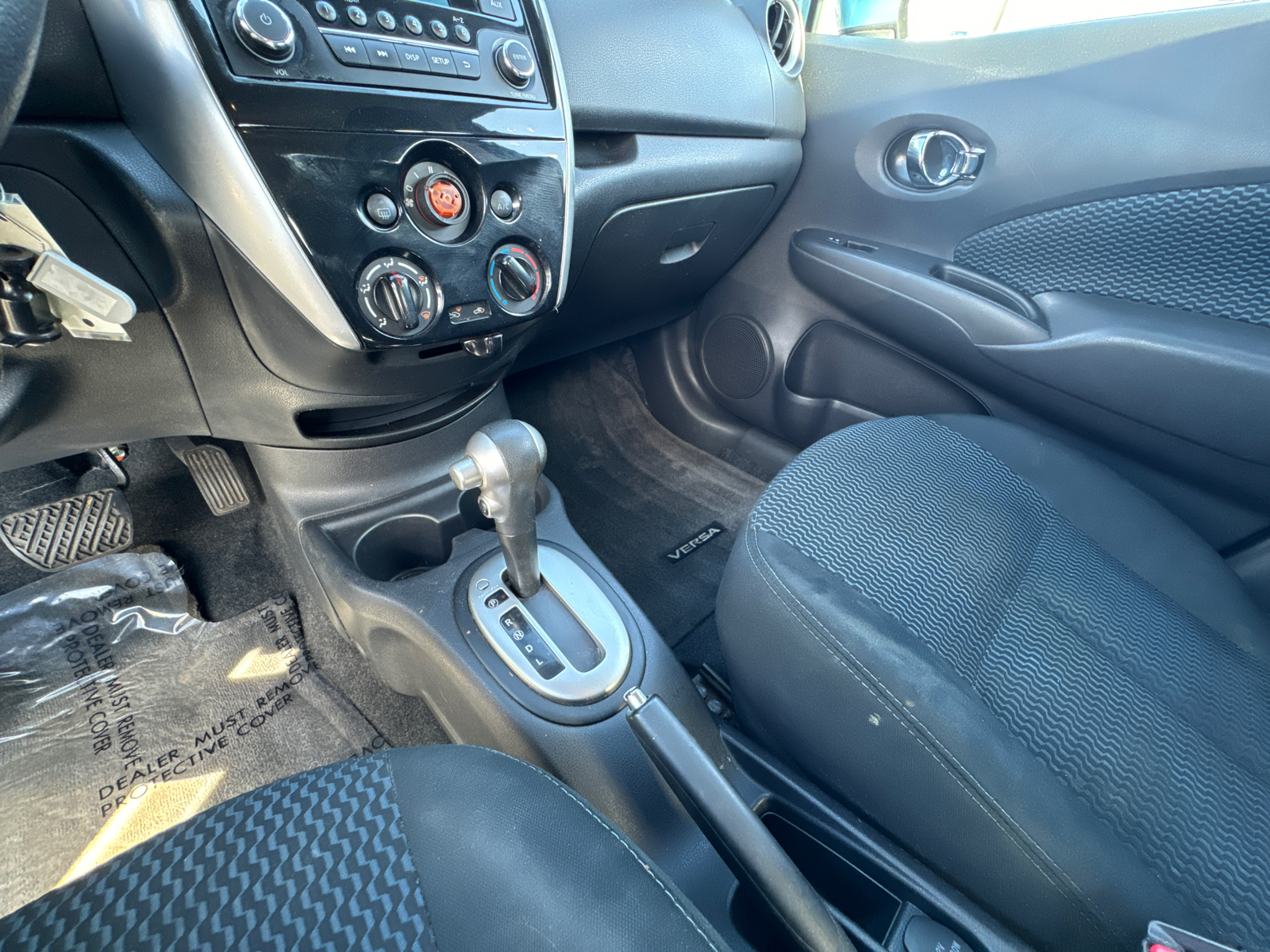 2015 Nissan Versa Note  32